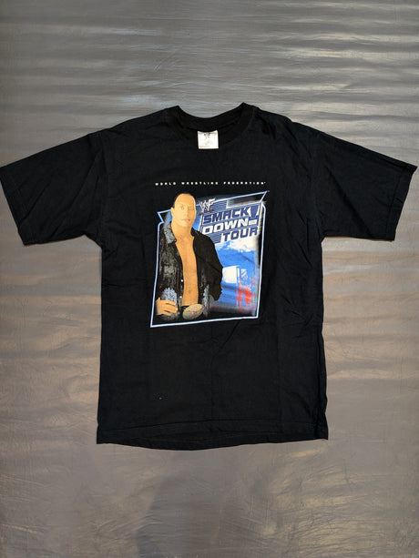 ザ・ロック「SMACK DOWN!TOUR」ピクチャーTシャツ(WWF(2002) / ブラック)