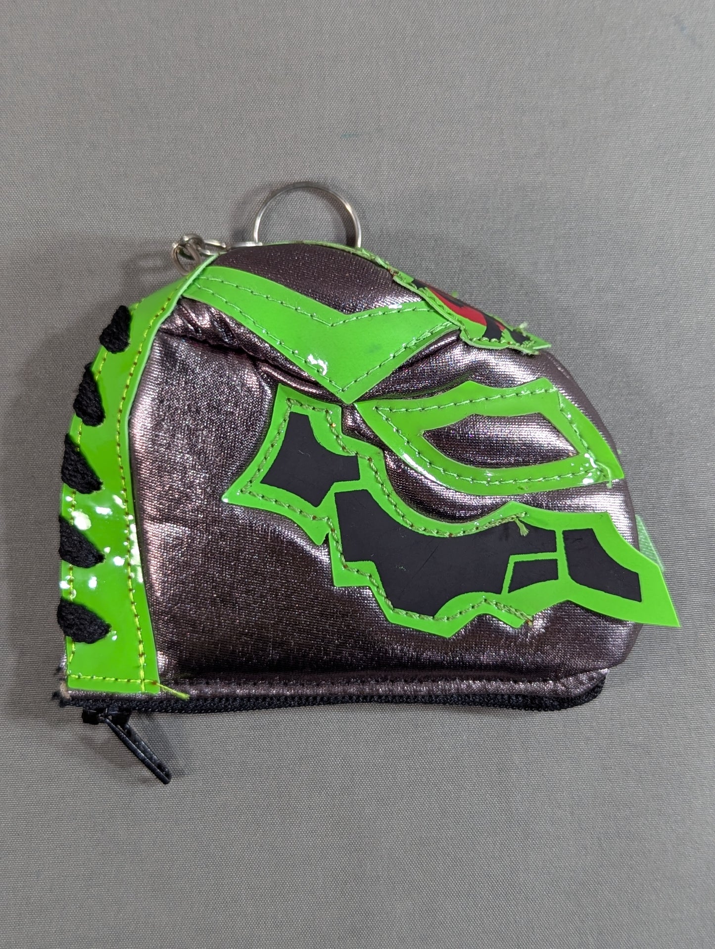 BUSHI  Mask coin purse and key chain (green×silver)