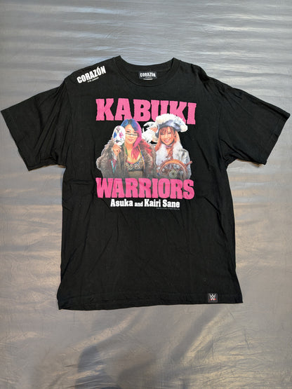 Kabuki Warriors × CORAZON "Asuka & Kairi Sane " Picture T-Shirt (WWE (2019) / Black)