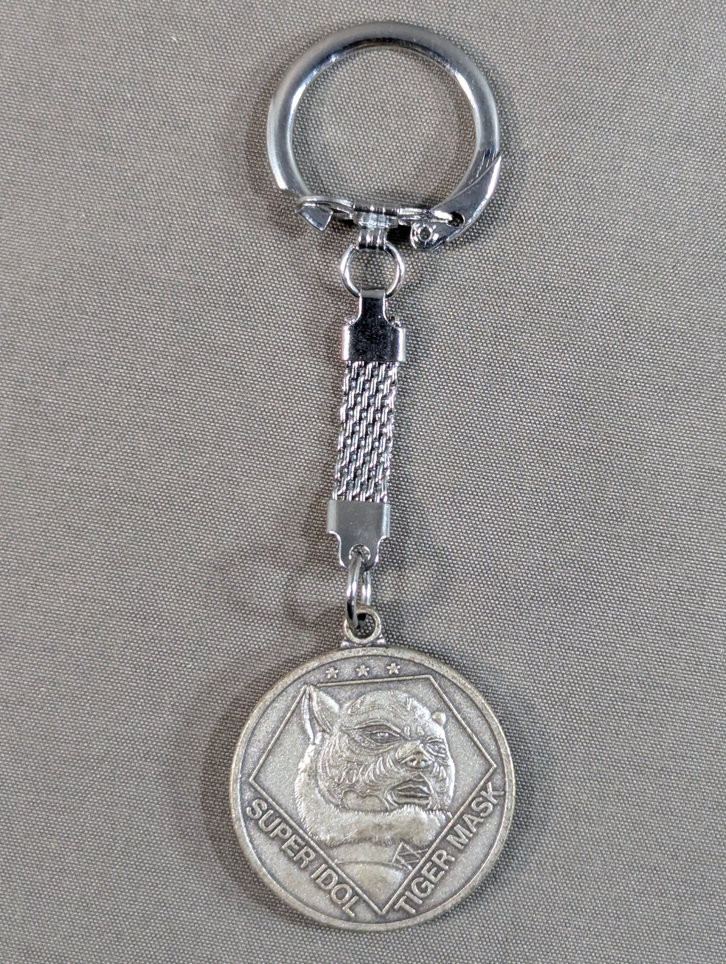 ★ ★ Original 10th Anniversary Lion Mark Keychain ( Tiger Mask) (2)