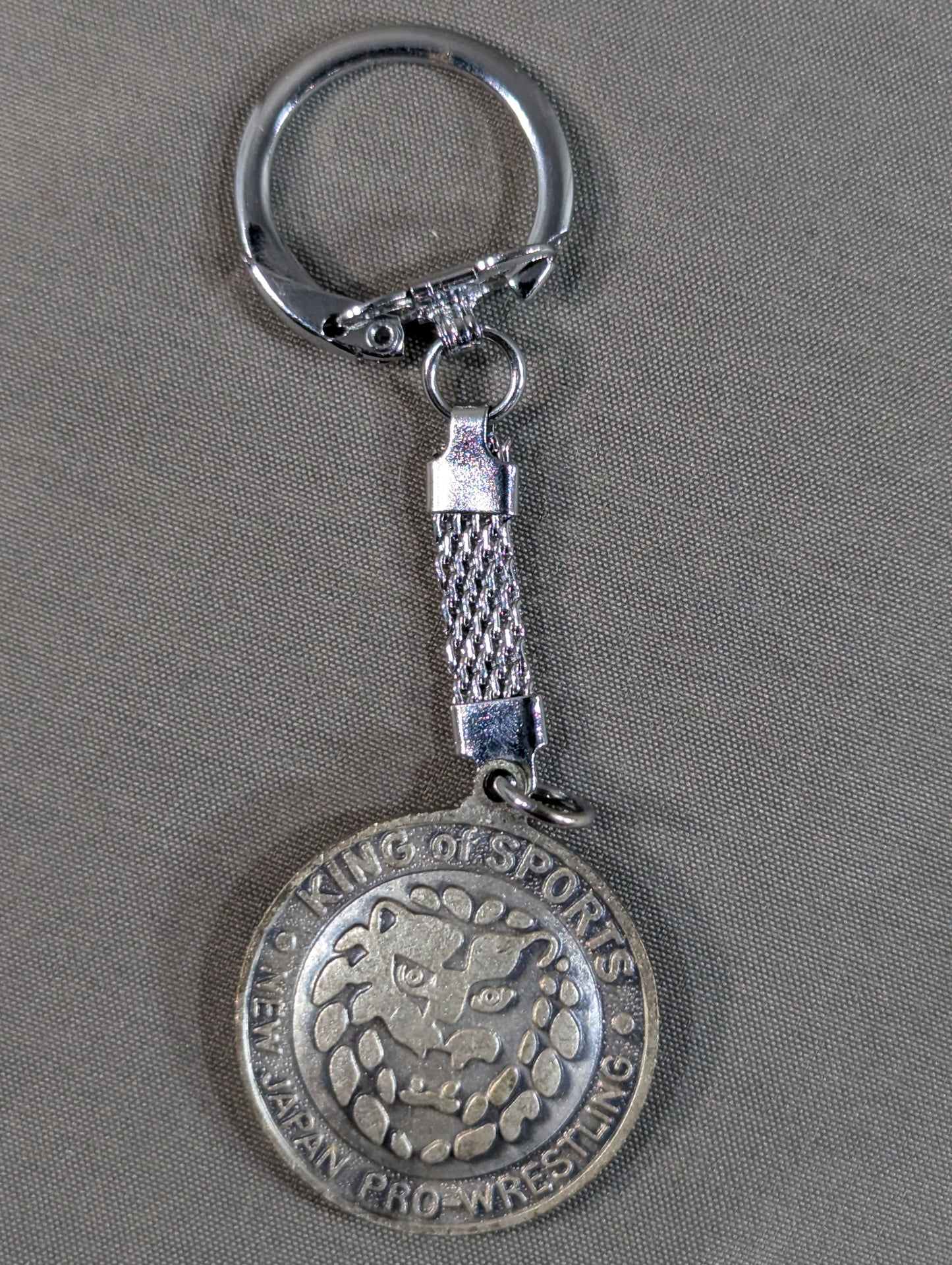 ★ ★ Original 10th Anniversary Lion Mark Keychain ( Tiger Mask) (1)