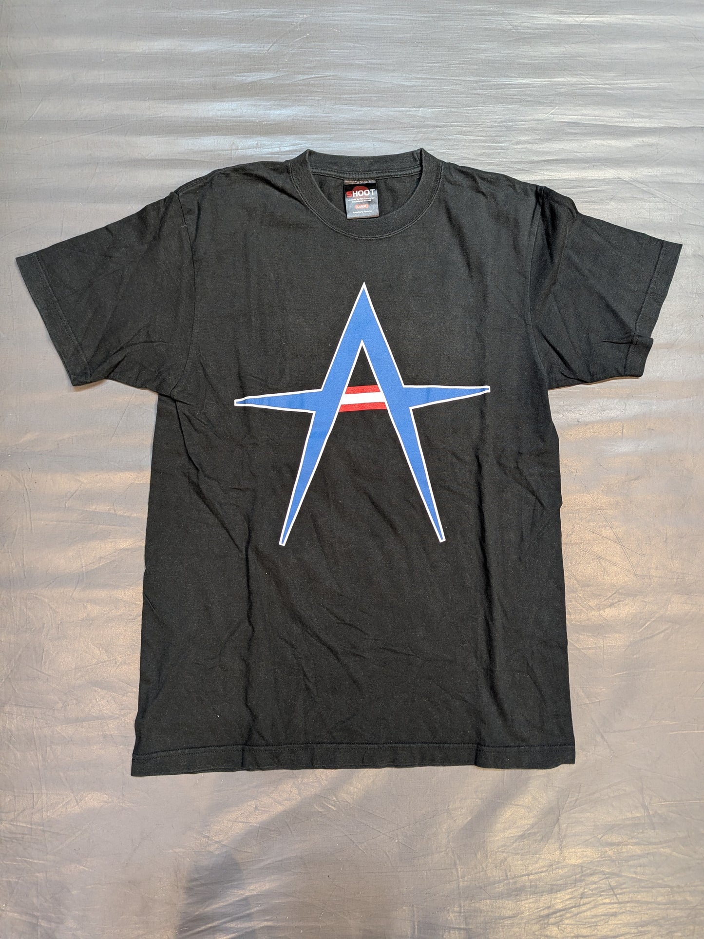 Kurt Angle "AMERICA NEEDS A HERO" T-shirt (WWE (2005) / Black)