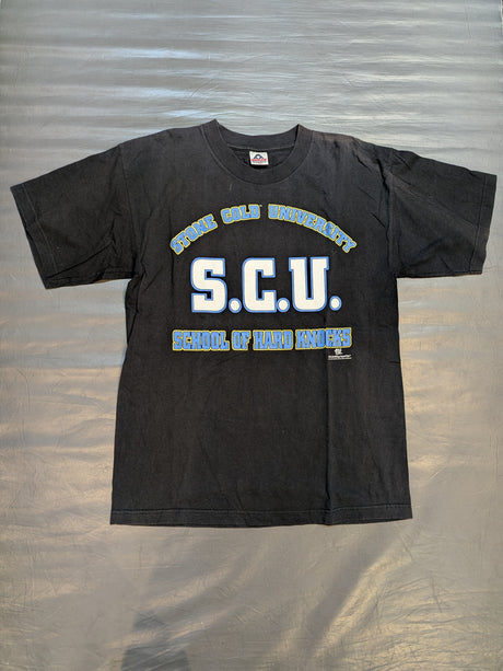 ストーンコールド・スティーブ・オースチン「SCU STONE COLD UNIVERSITY」Tシャツ(WWF(1998) / ブラック)