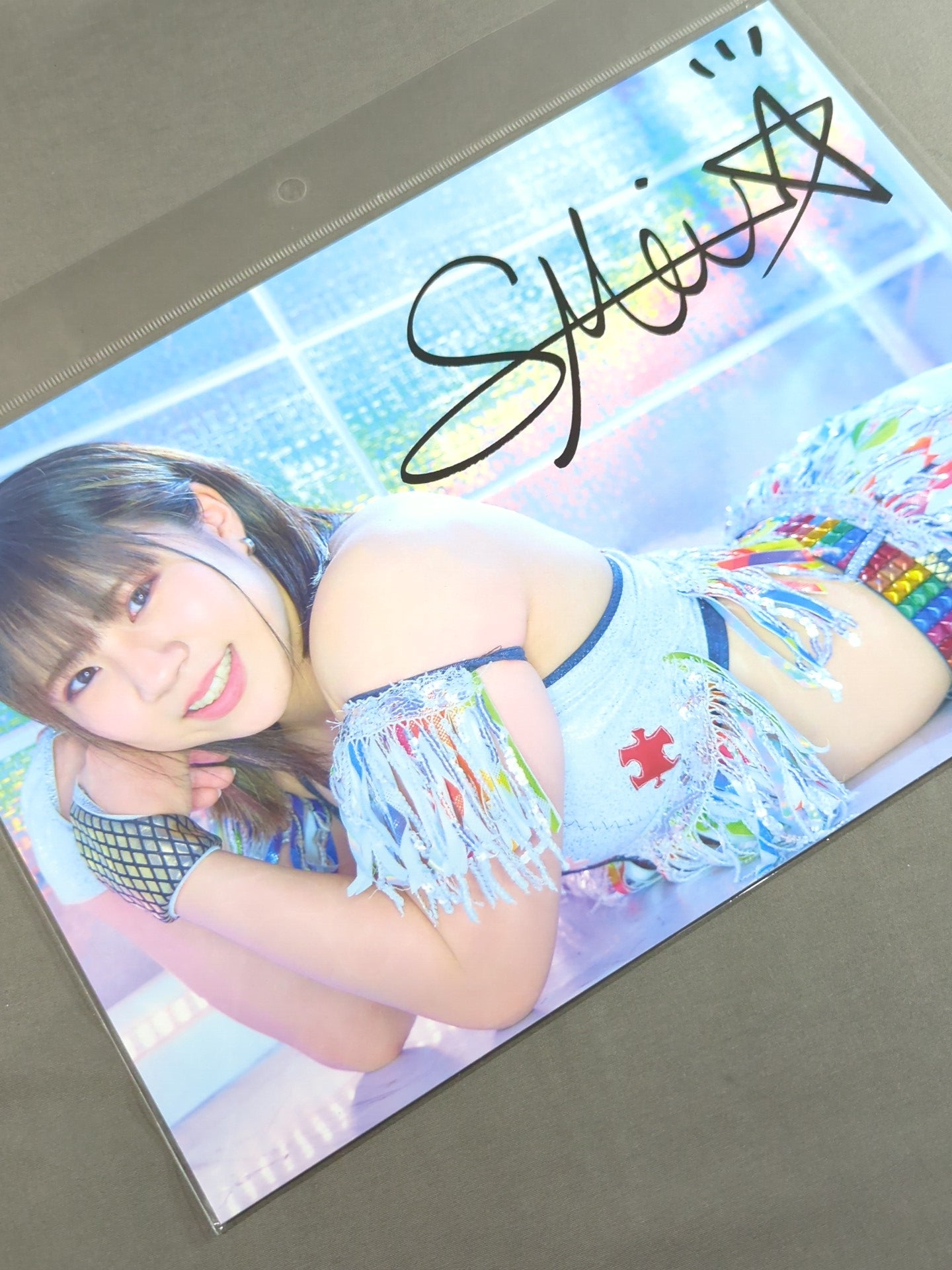 星来芽依 SPG 寝そべりポートレート