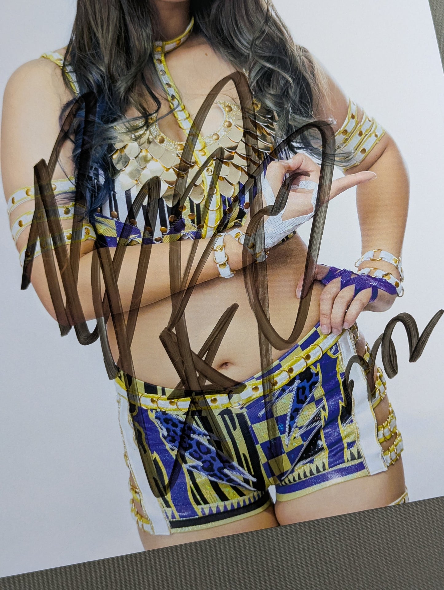 渡辺桃 直筆サイン入り スターダムポートレート(M-4)