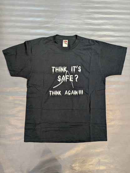 シャーク・ボーイ「THINK IT'S SAFE? THINK AGAIN!!!」イラストTシャツ(ブラック)