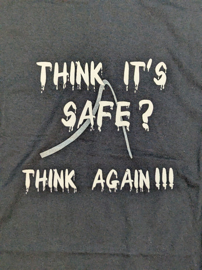 シャーク・ボーイ「THINK IT'S SAFE? THINK AGAIN!!!」イラストTシャツ(ブラック)