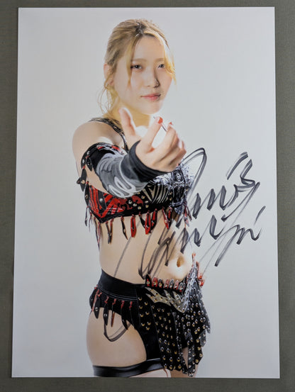 Utami Hayashishita  hand signed autograph  Starda Mu Pro-Photo (A-2)