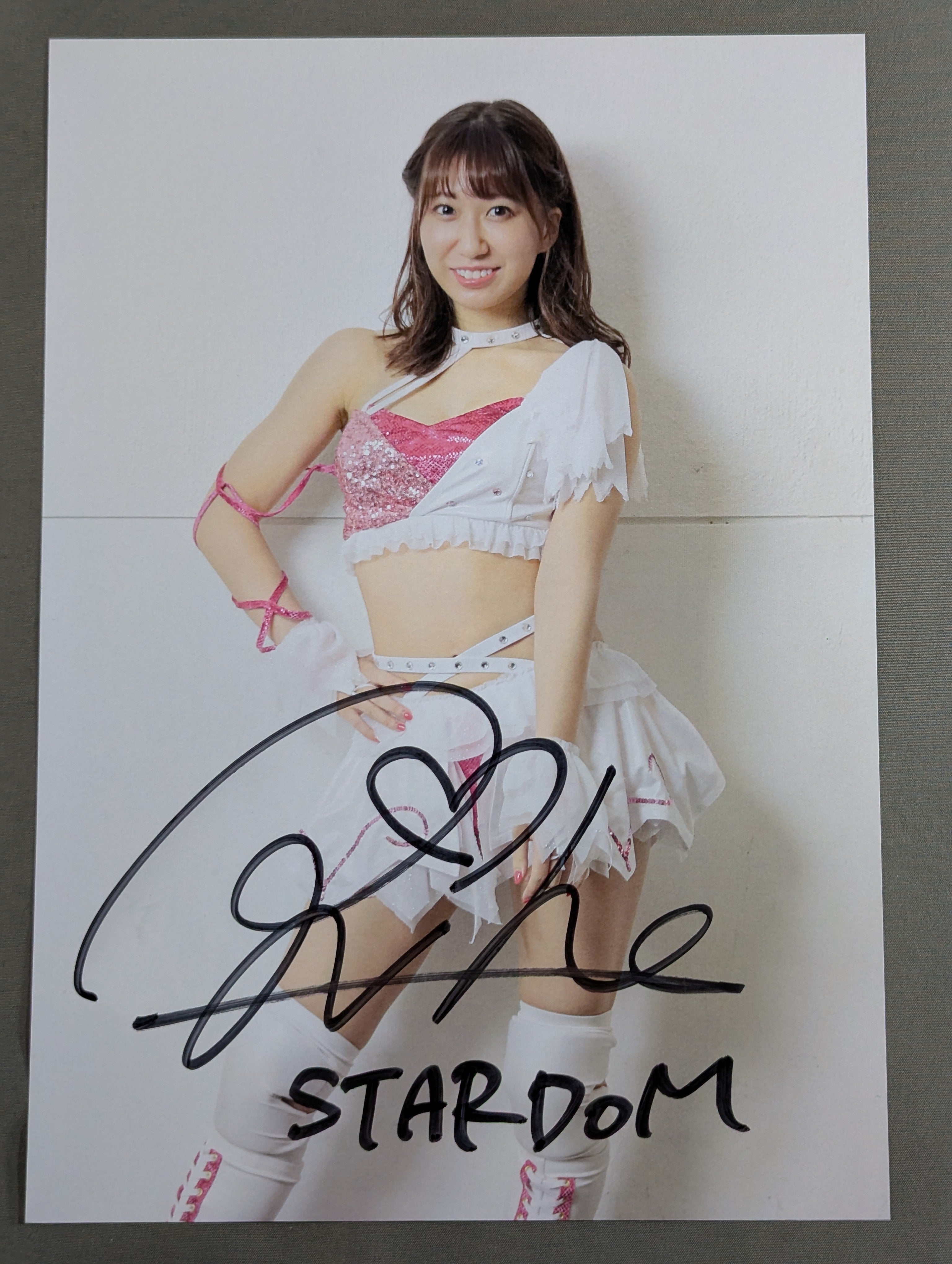 里歩(りほ) 直筆サイン入りポートレート – 闘道館