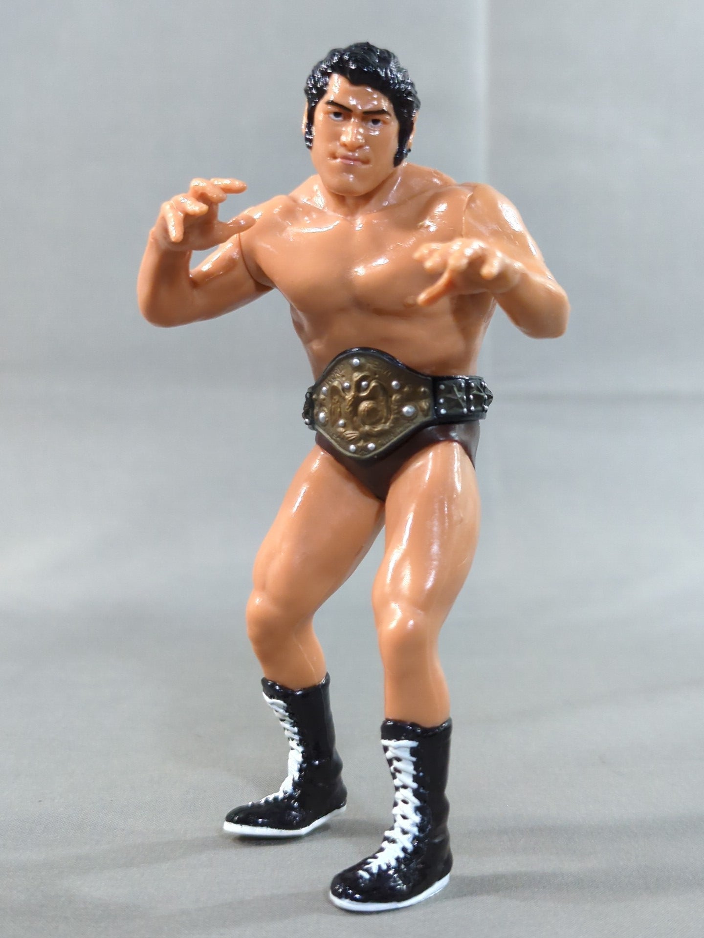 Antonio Inoki  (NWF belt)
