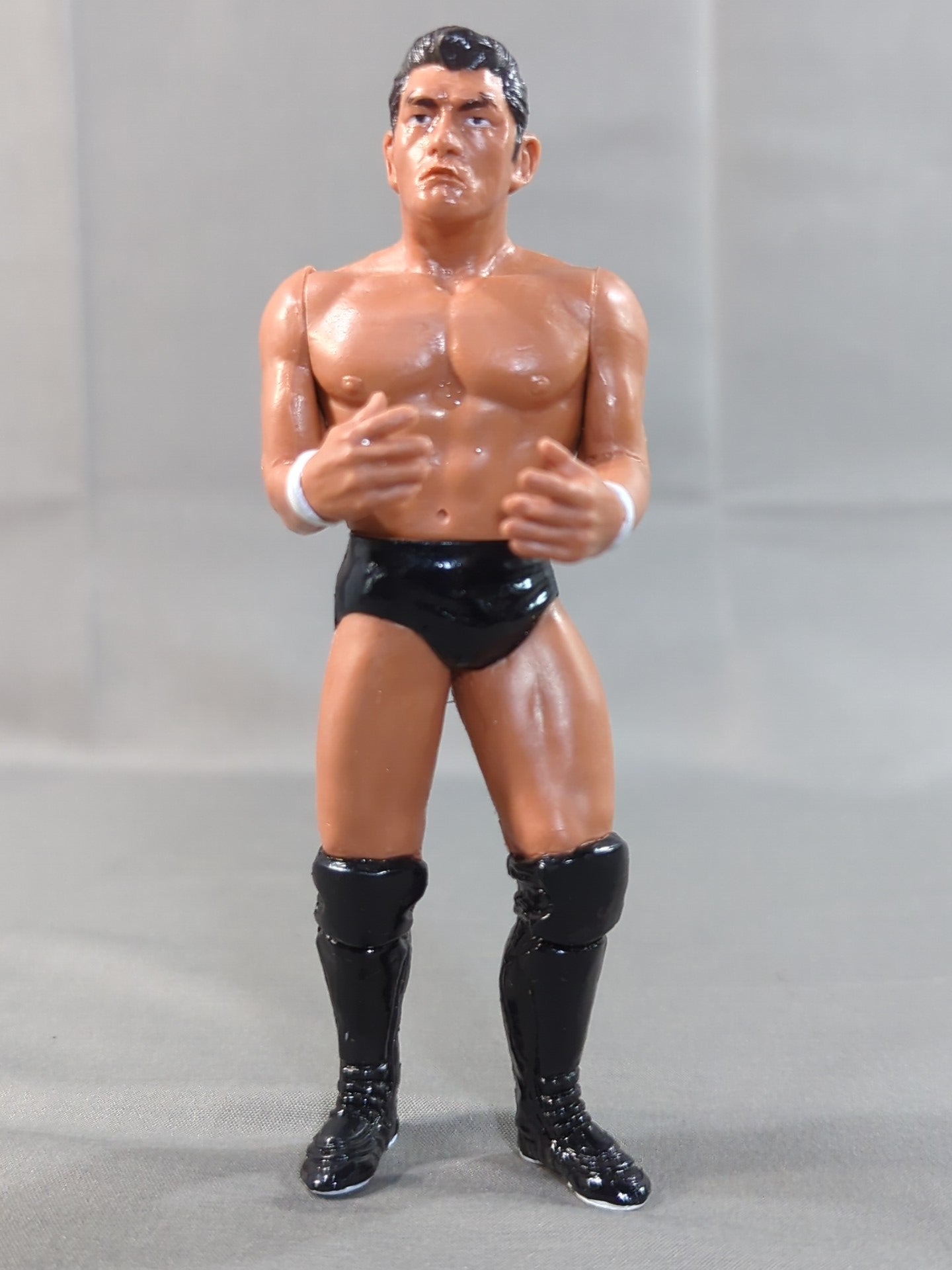 Minoru Suzuki (Black shin pads )