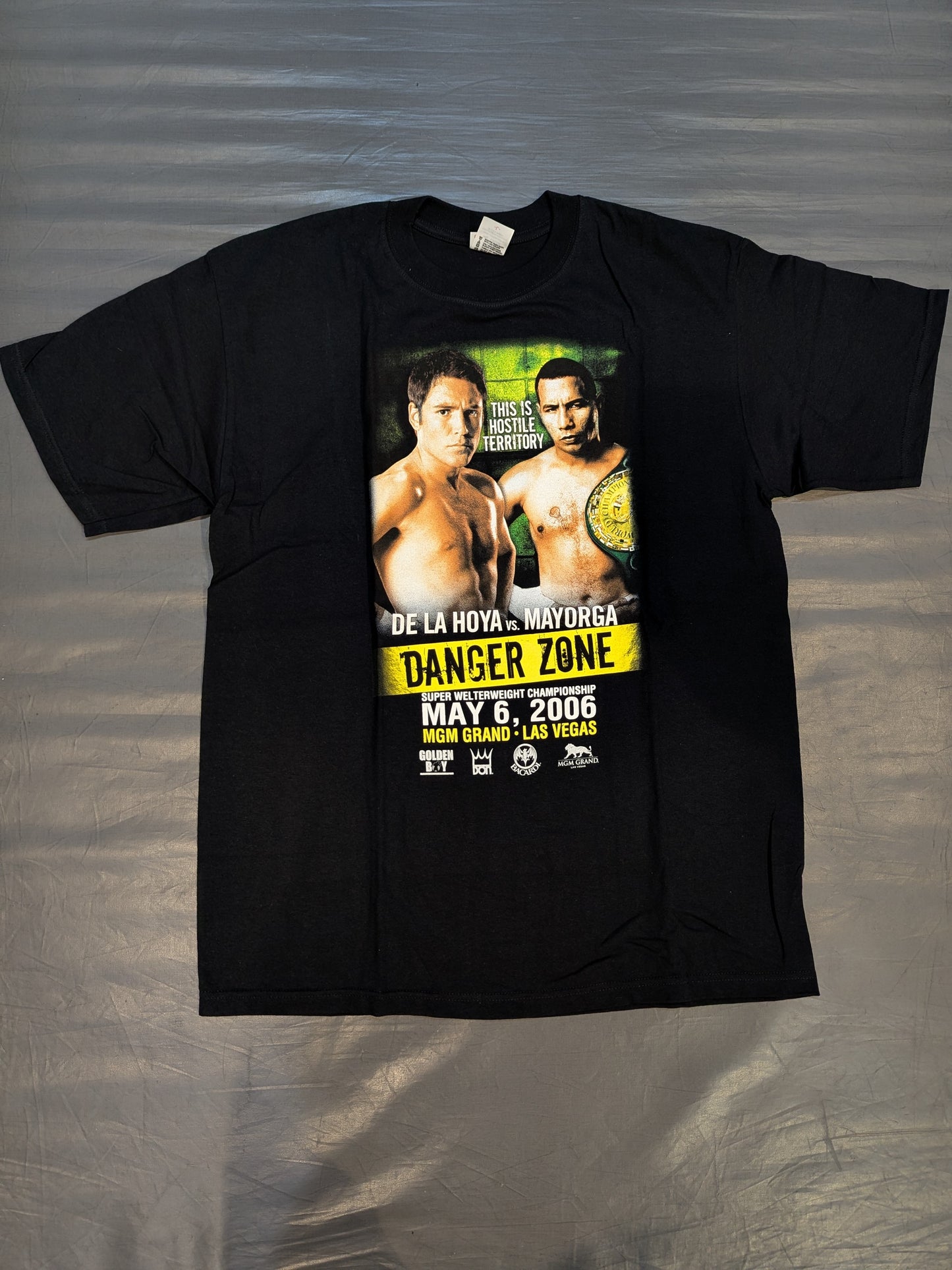 May 6, 2006 Oscar De La Hoya vs. Ricardo Mayorga Picture T-shirt (Black)