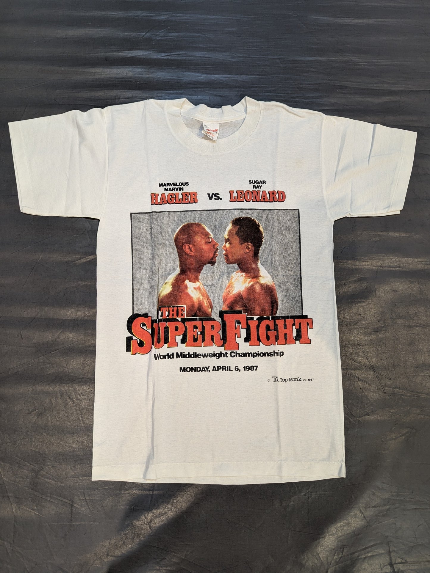 1987年4月6日 マービン・ハグラーvsシュガー・レイ・レナード ピクチャーTシャツ(ホワイト)
