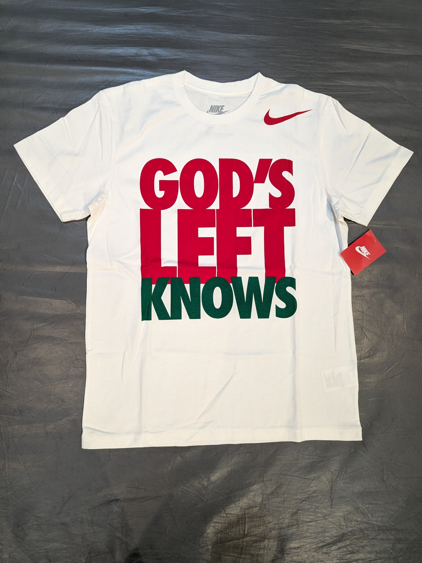 山中慎介「GOD'S LEFT KNOWS」Tシャツ(ホワイト)