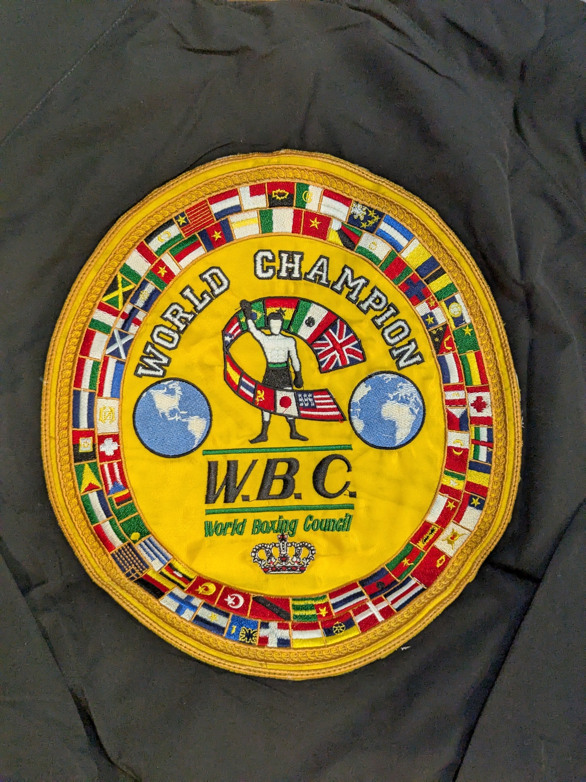 WBC 刺繍入りライトウェイトスタジアムジャンパー(ブラック) – 闘道館