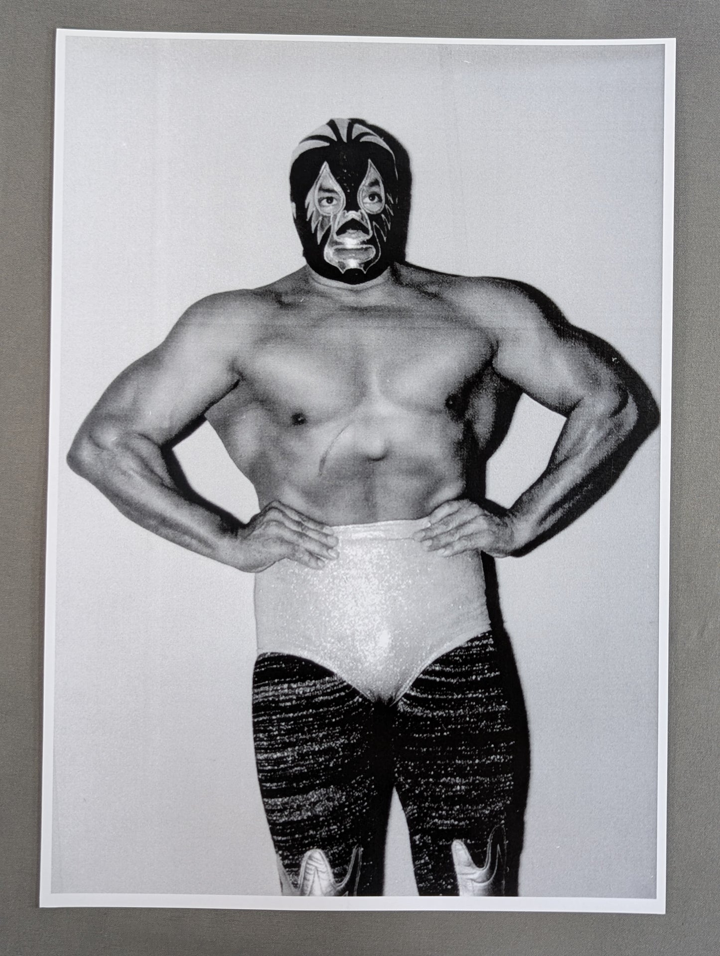 Mil Mascaras  Black and White  big Cut photo (D-1)