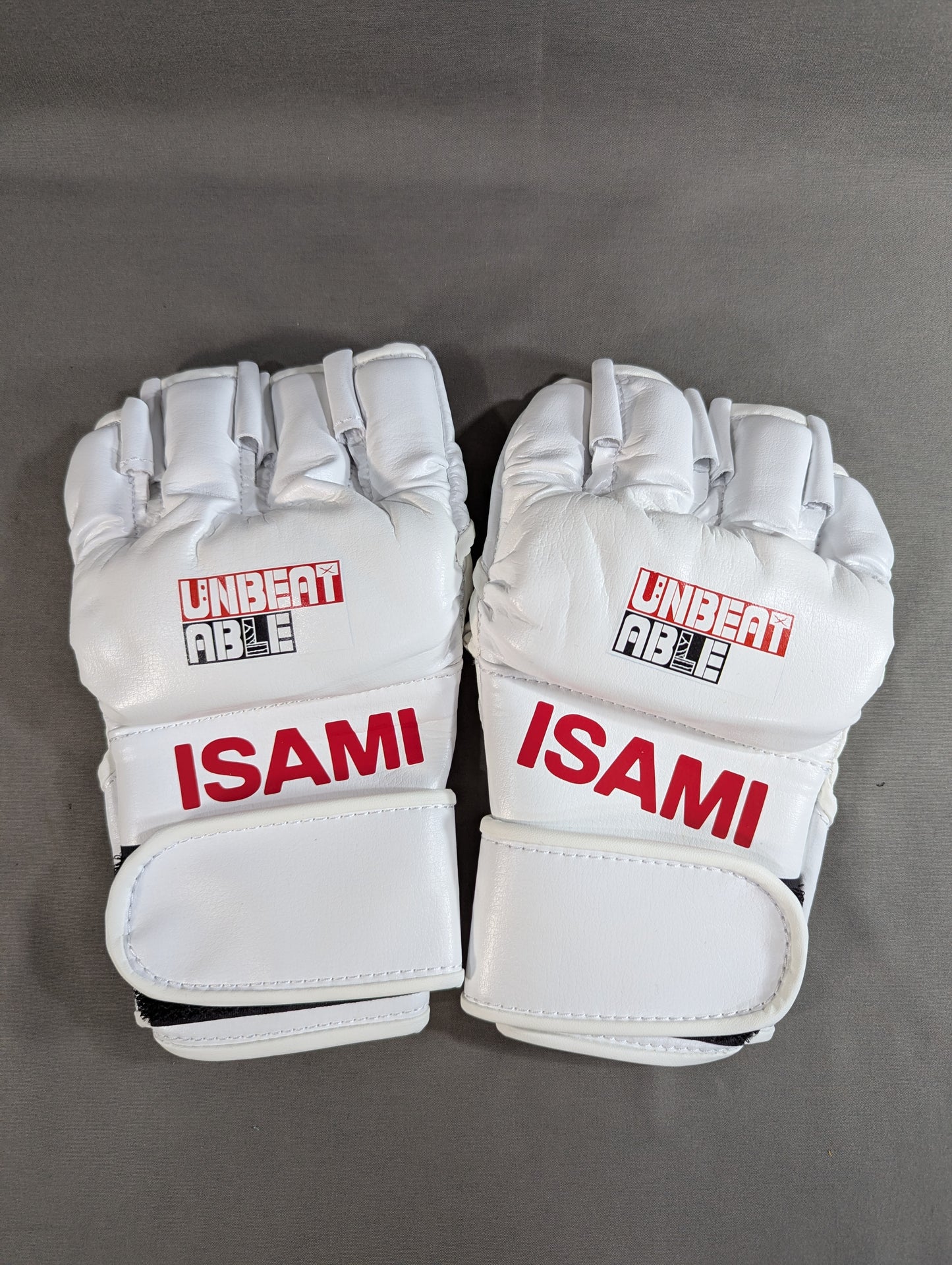 ★ISAMI製★ UNBEATABLE 公式オープンフィンガーグローブ