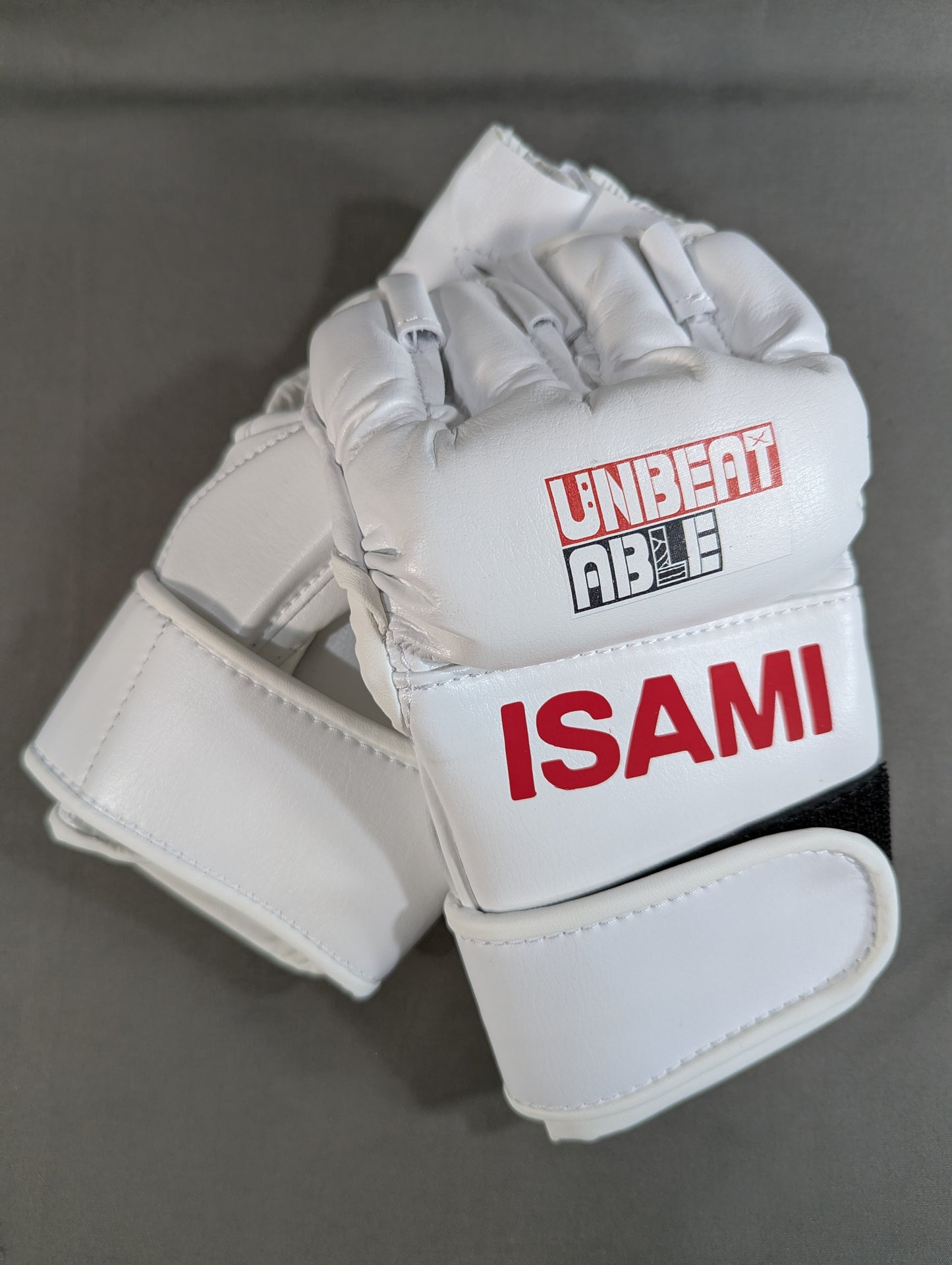 ★ISAMI UNBEATABLE ★ Official Open Finger Gloves