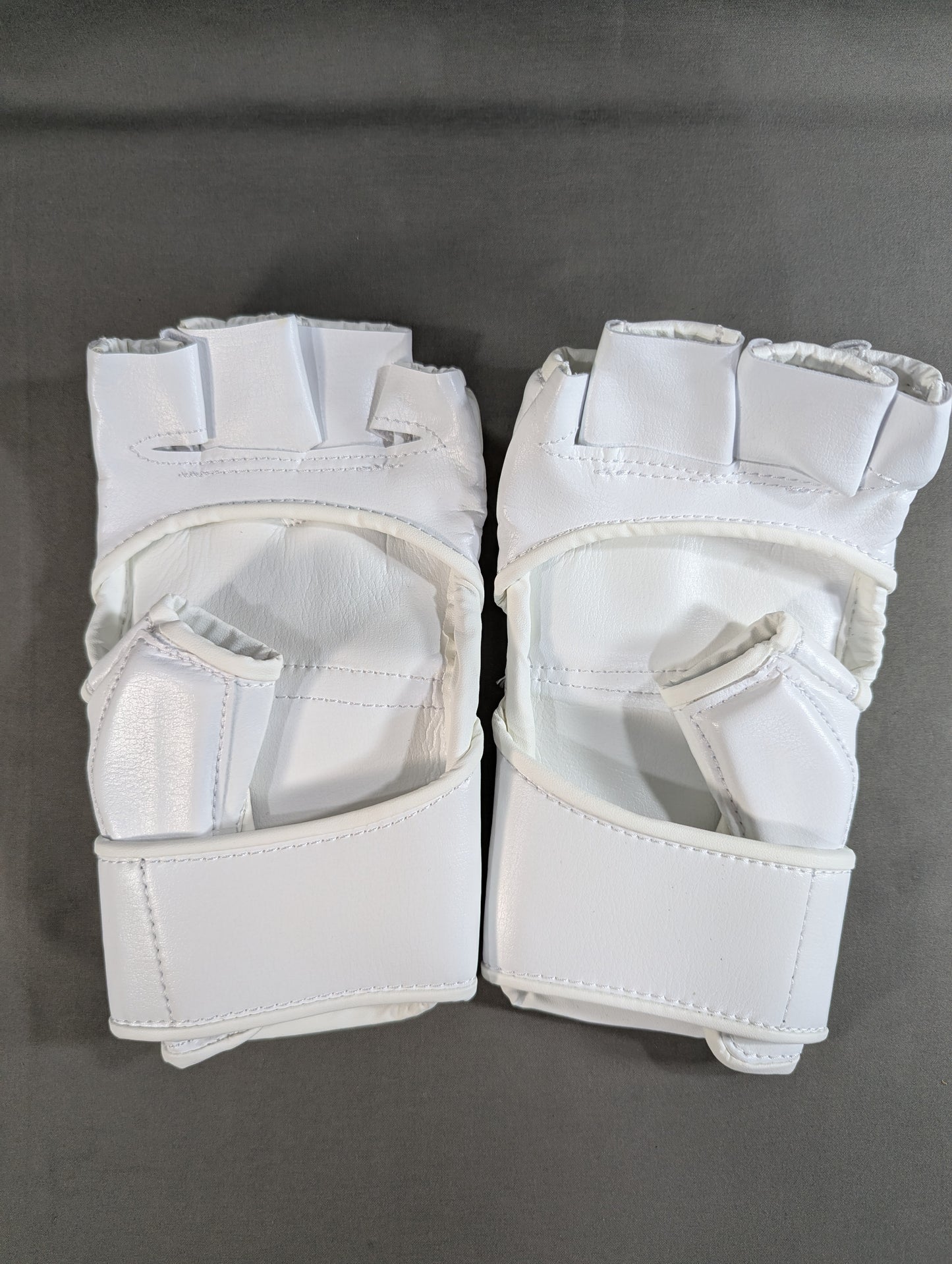 ★ISAMI UNBEATABLE ★ Official Open Finger Gloves