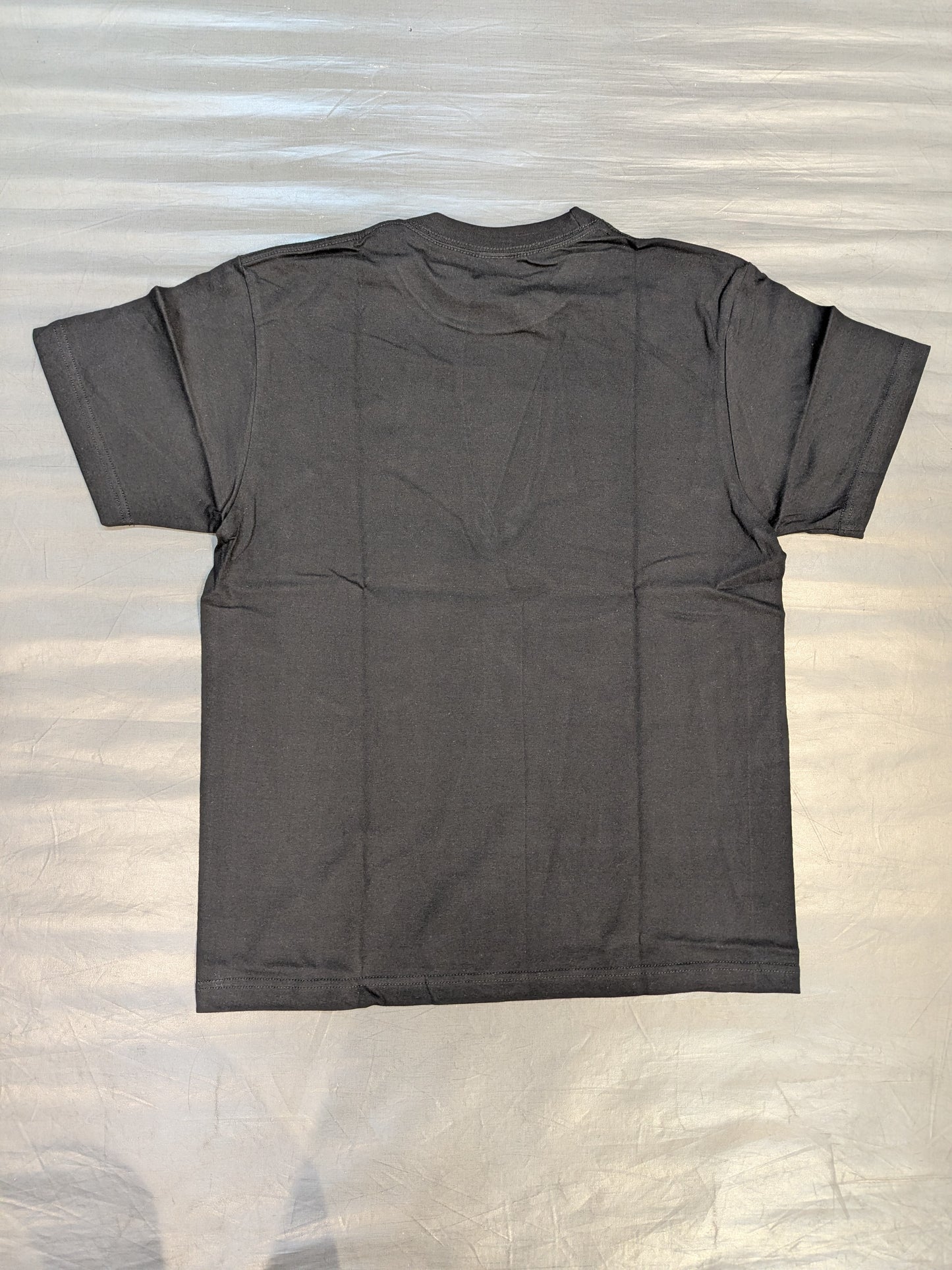 Yoshiko Hasegawa: "booooom!" Illustration T-shirt (Black)