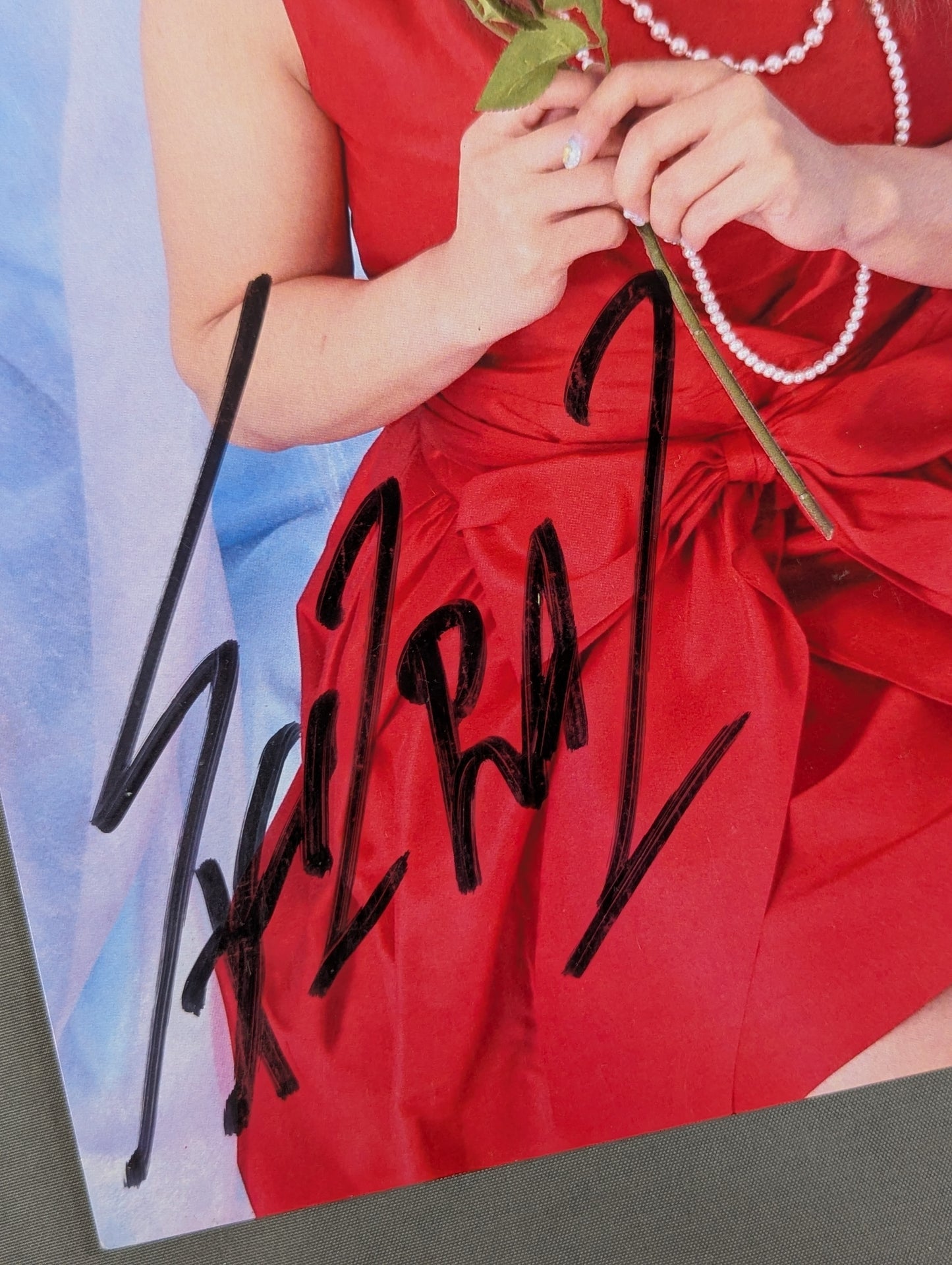 Io Shirai (Iyo Sky)  hand signed autograph Pro-Photo (H-3)