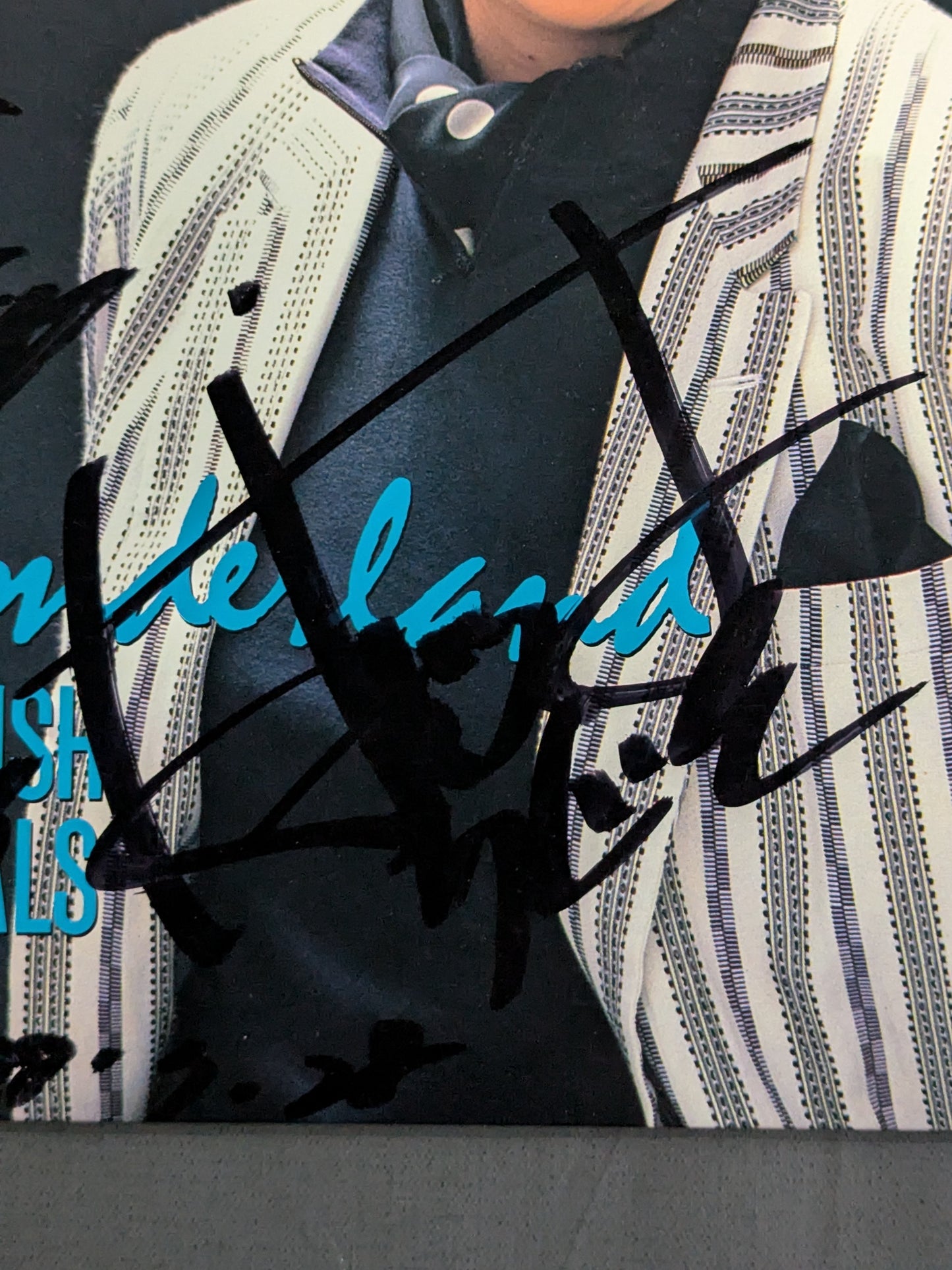 [2 hand signed autographs] Best! Wonderland Crash Gals