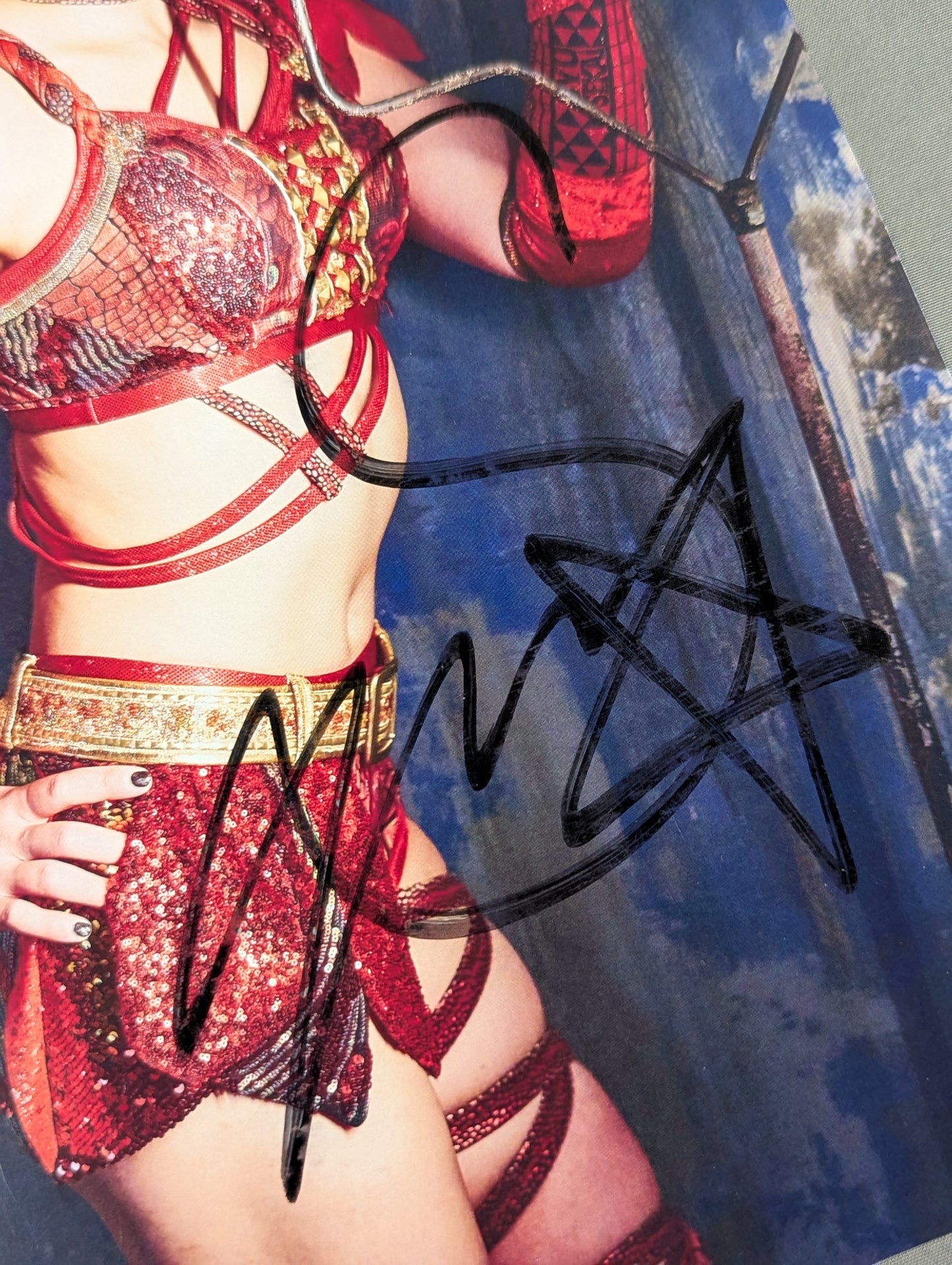 Akari hand signed autograph Stardom Pro-Photo (K-6)