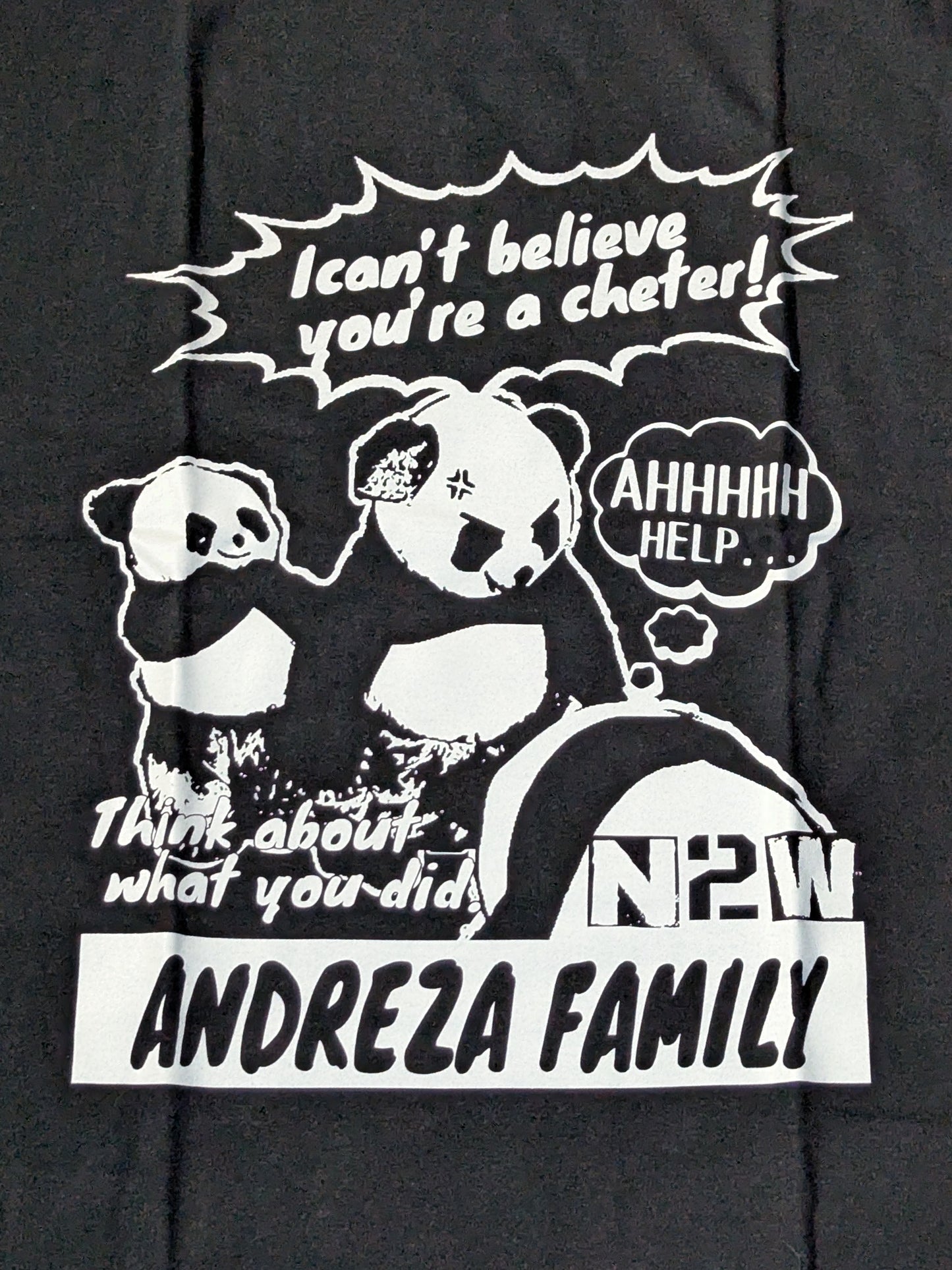アンドレザ・ジャイアントパンダ「ANDREZA FAMILY」Tシャツ