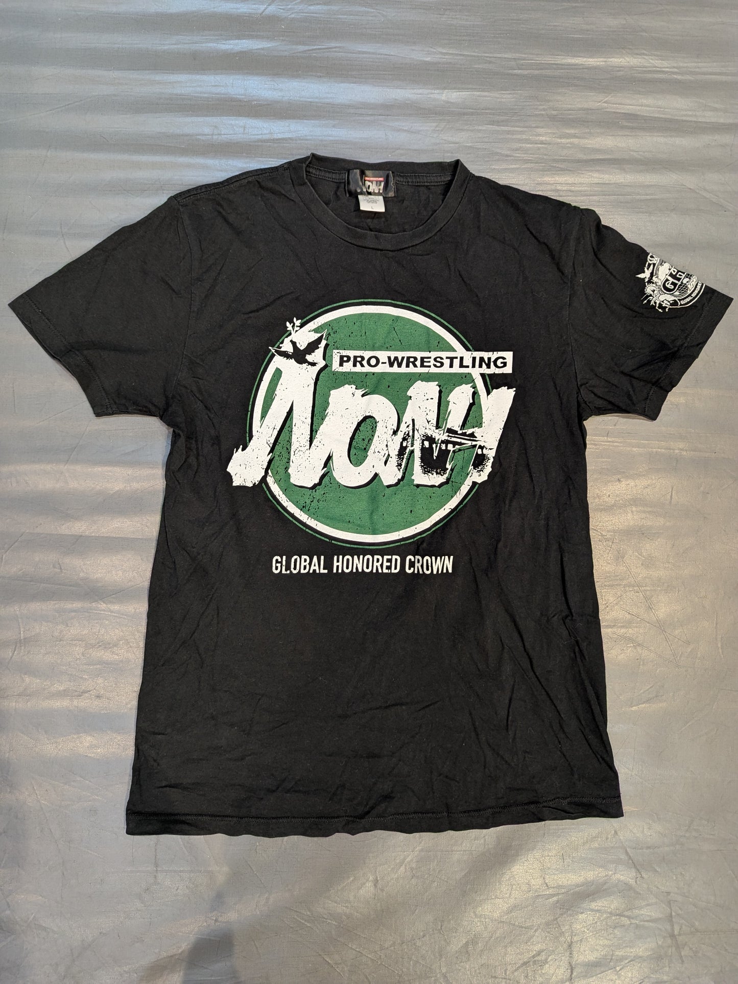 GLOBAL HONORED CROWN Tシャツ