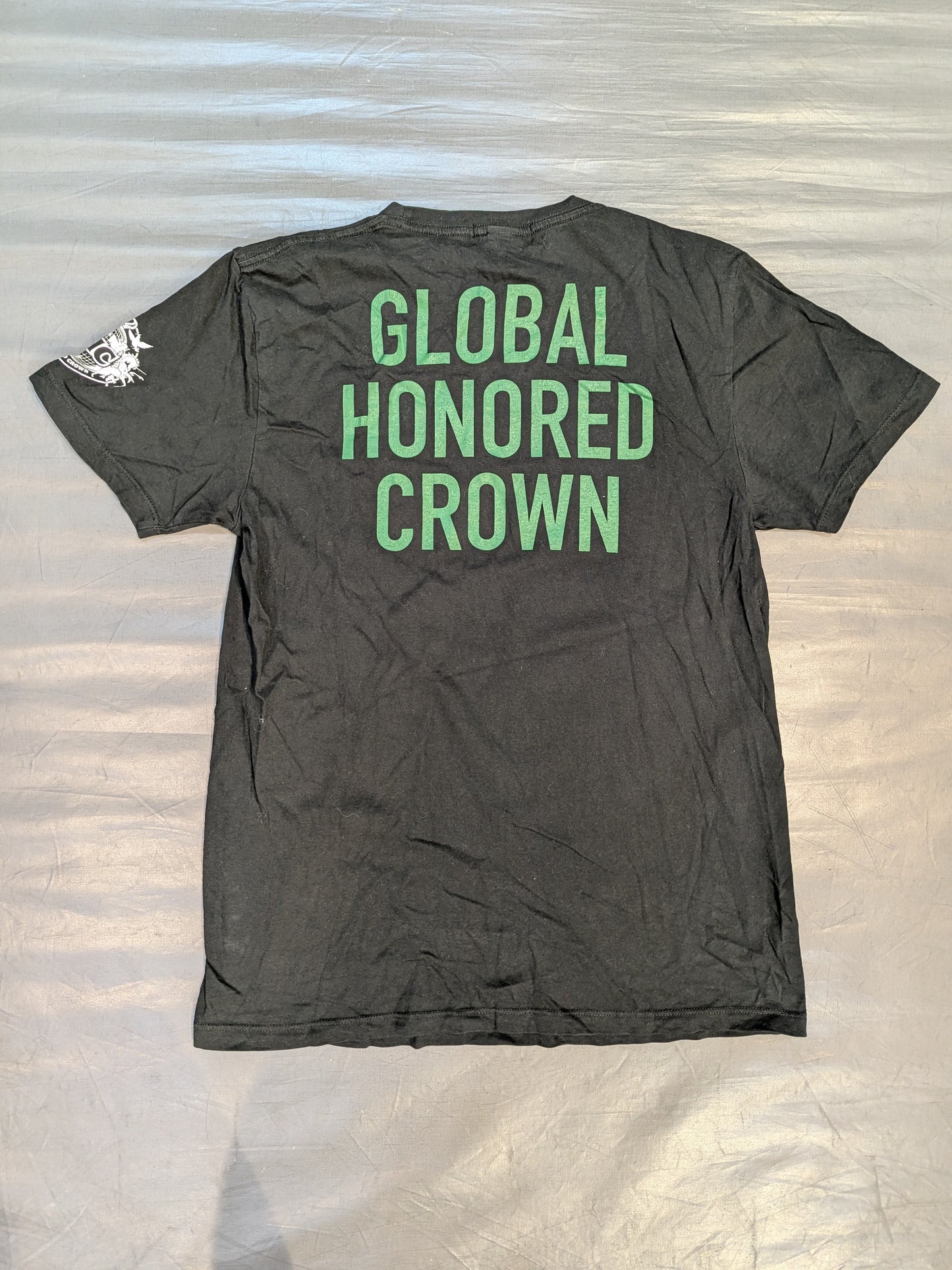 GLOBAL HONORED CROWN Tシャツ