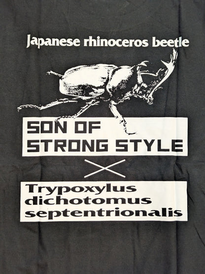 成田蓮「TRYPOXYLUS DICHOTOMUS」Tシャツ(ブラック)