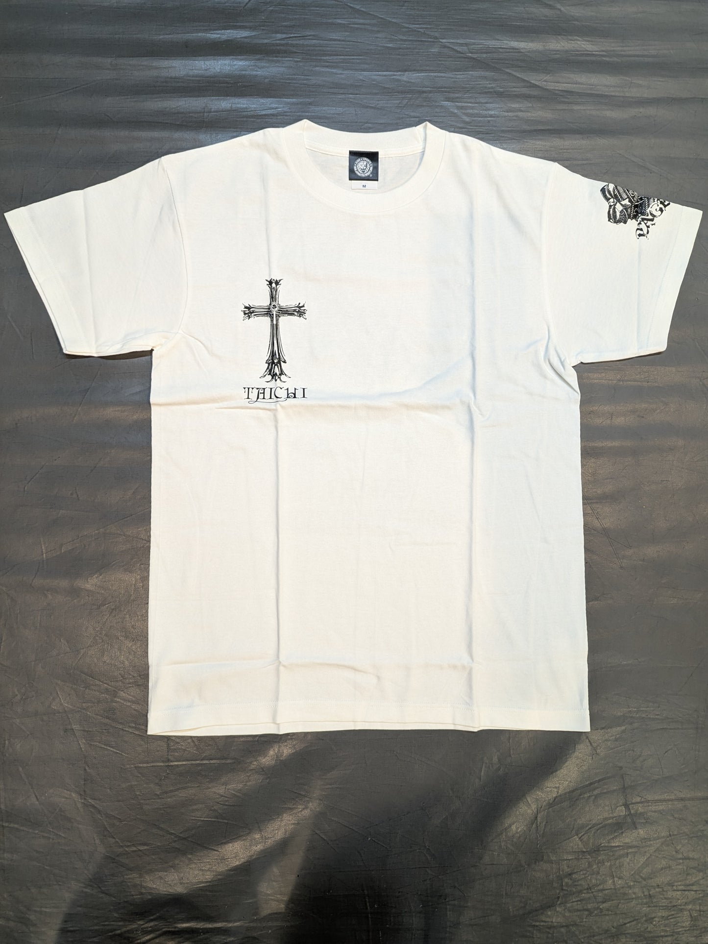 タイチ「HOLY CROSS」Tシャツ