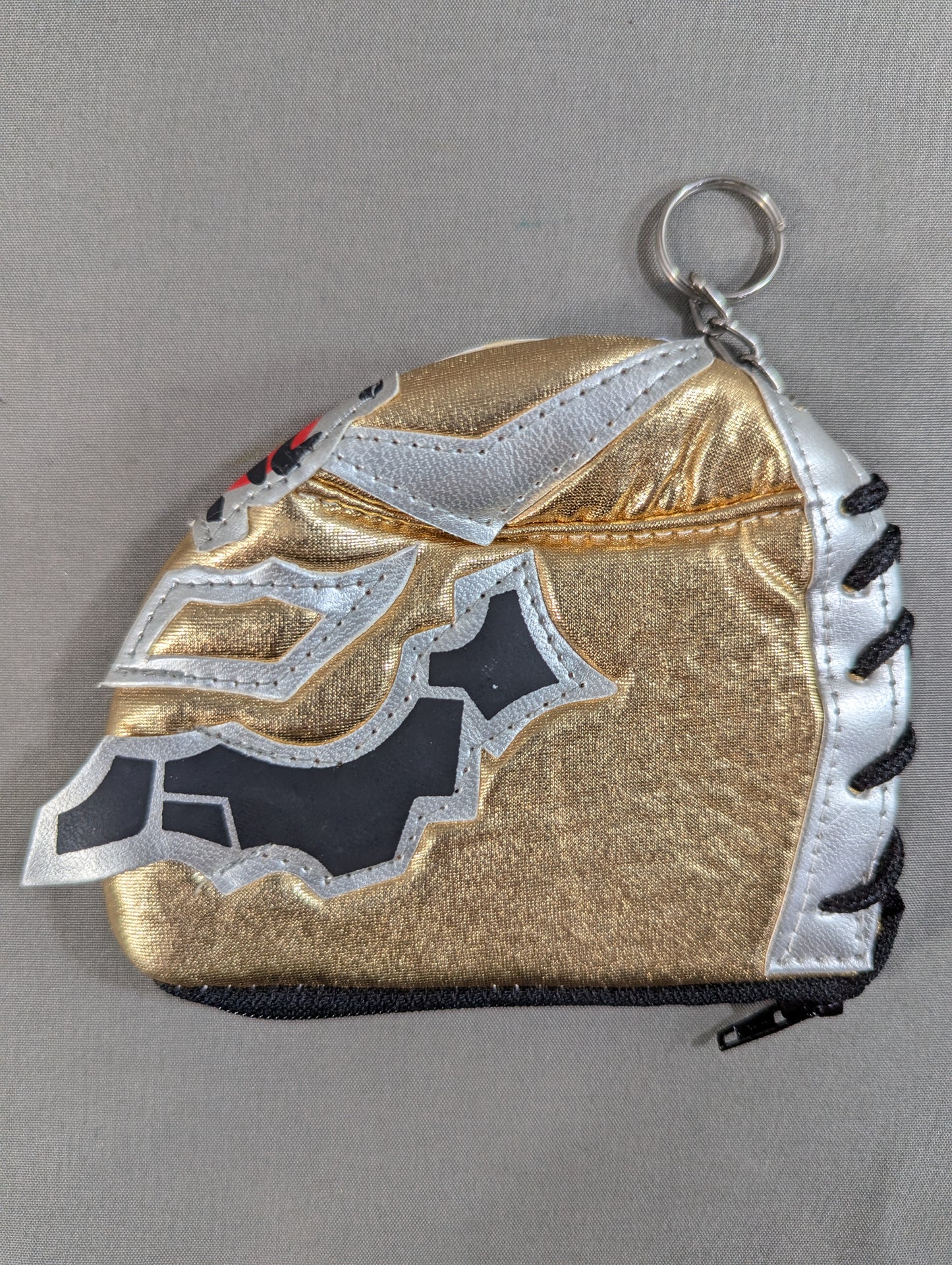 BUSHI  Mask Coin Case & Keychain (Black, × Gold)