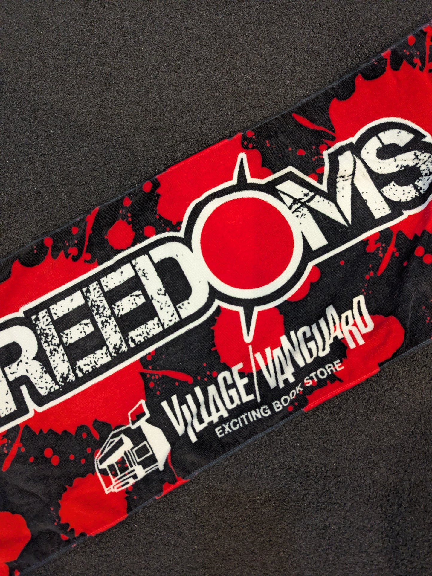 ★ Villevan Collaboration ★ FREEDOMS Face Towel (Black×Red)