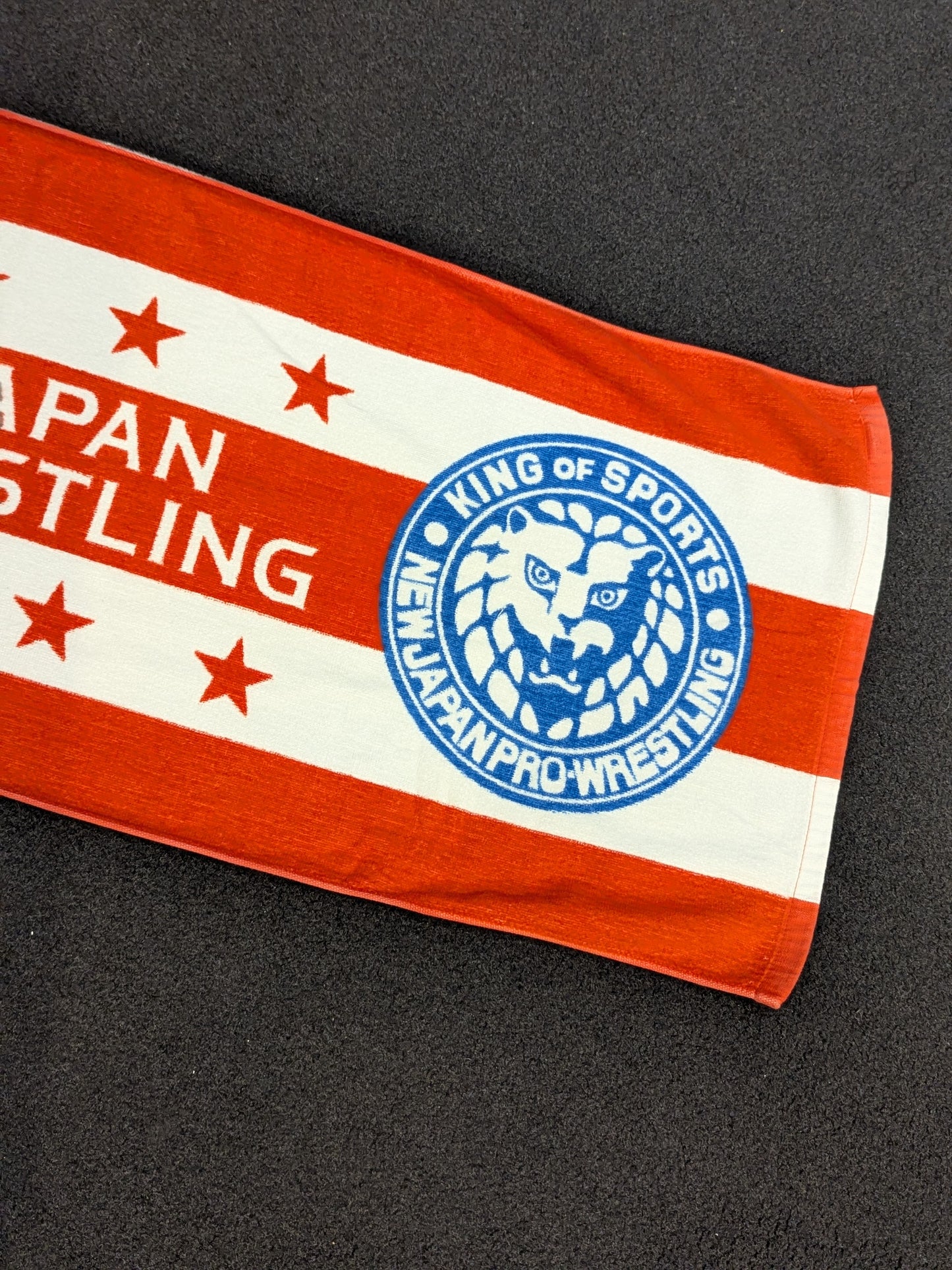 New Japan Pro Wrestling "Lion Mark" (Border) Sports Towel