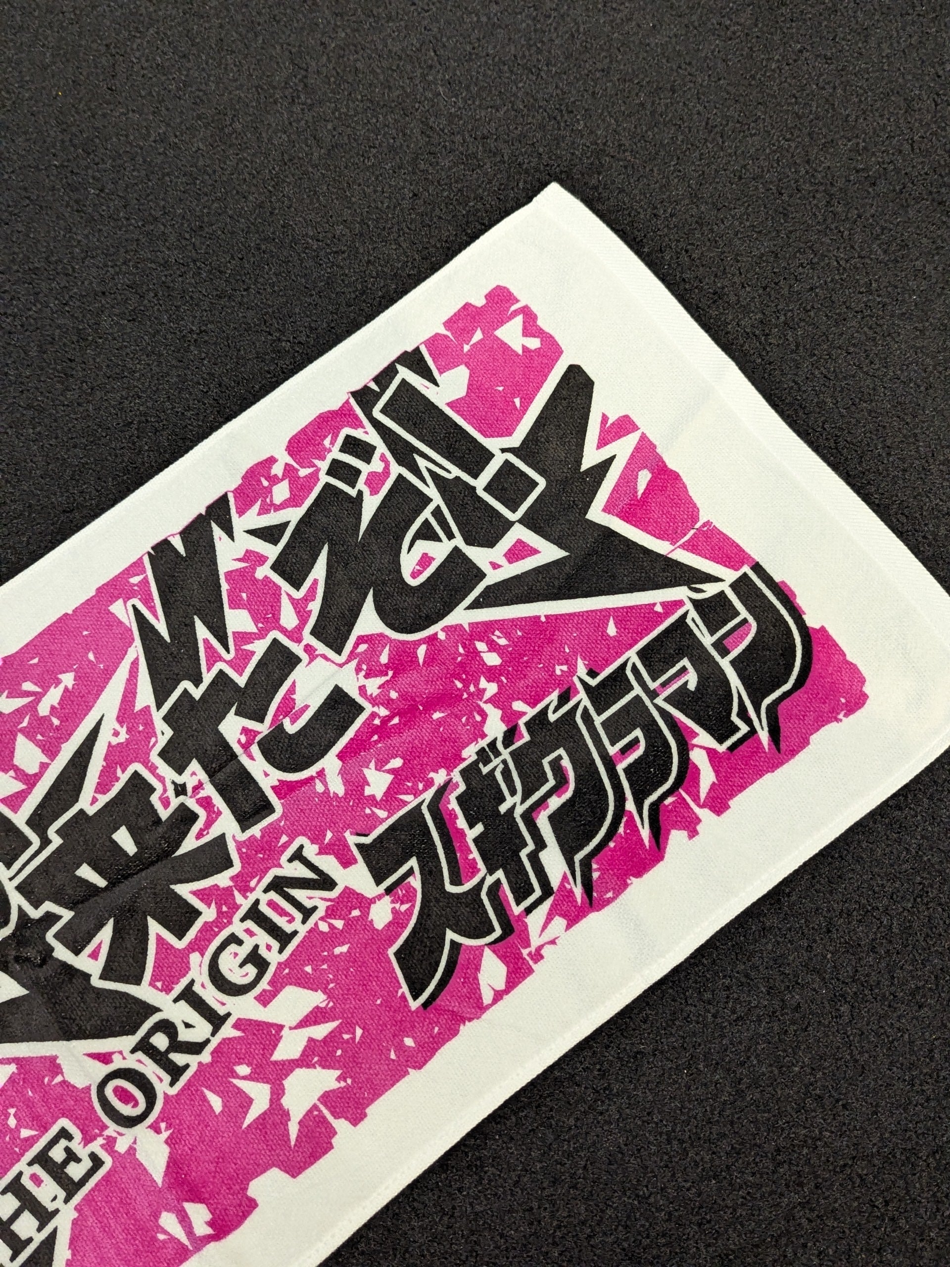 直筆サイン入り】杉浦透 「俺が来たぞ! スギウラマン」フェイスタオル