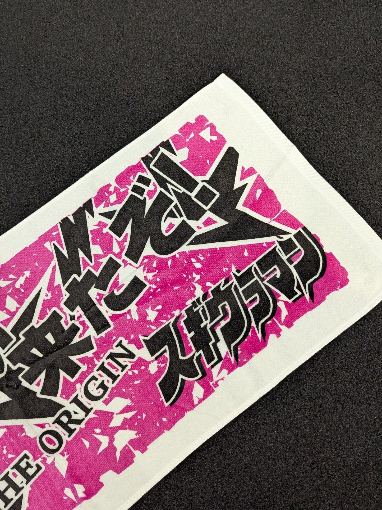【hand signed autograph】 Toru Sugiura: "I'm here! Sugiuraman" Face Towel (2) (Pink× White)