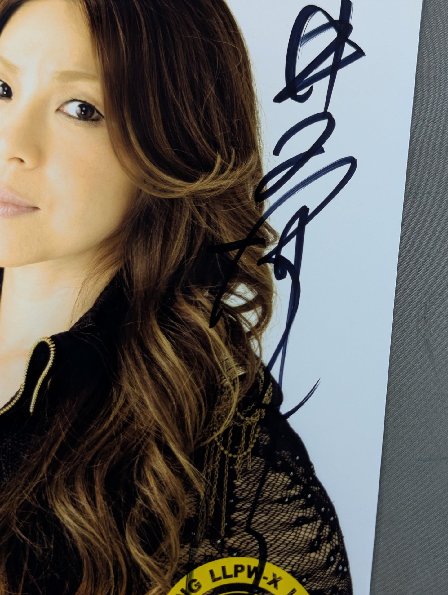 井上貴子 直筆サイン入りポートレート(A-7)