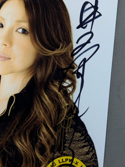 井上貴子 直筆サイン入りポートレート(A-7)