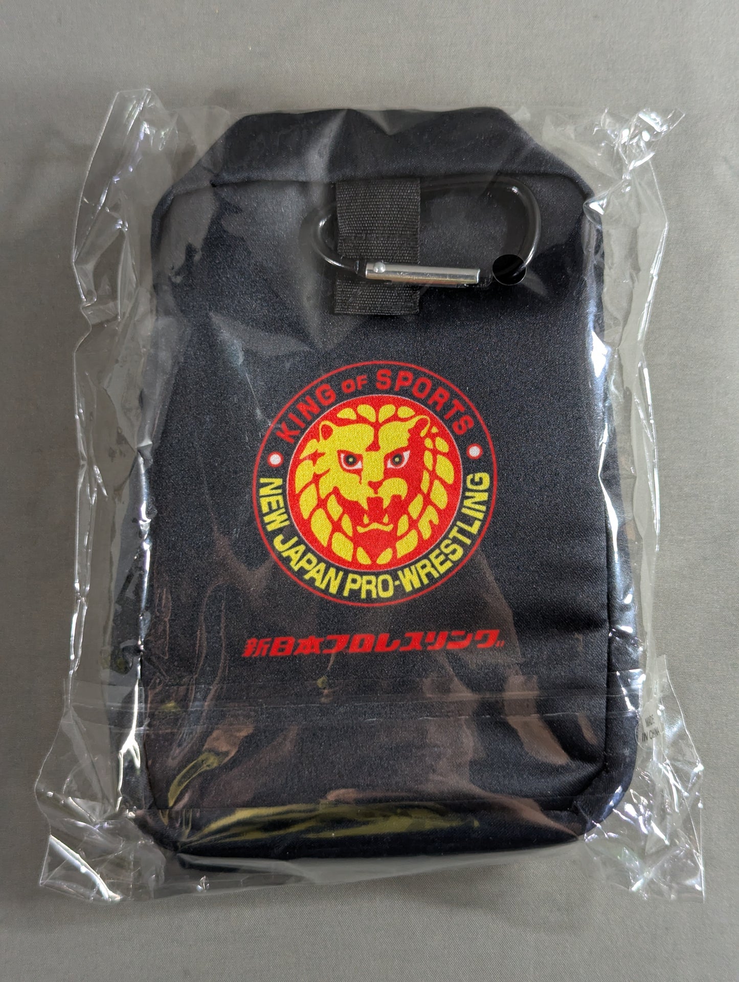 新日本プロレス カラビナ付きクリアポーチ
