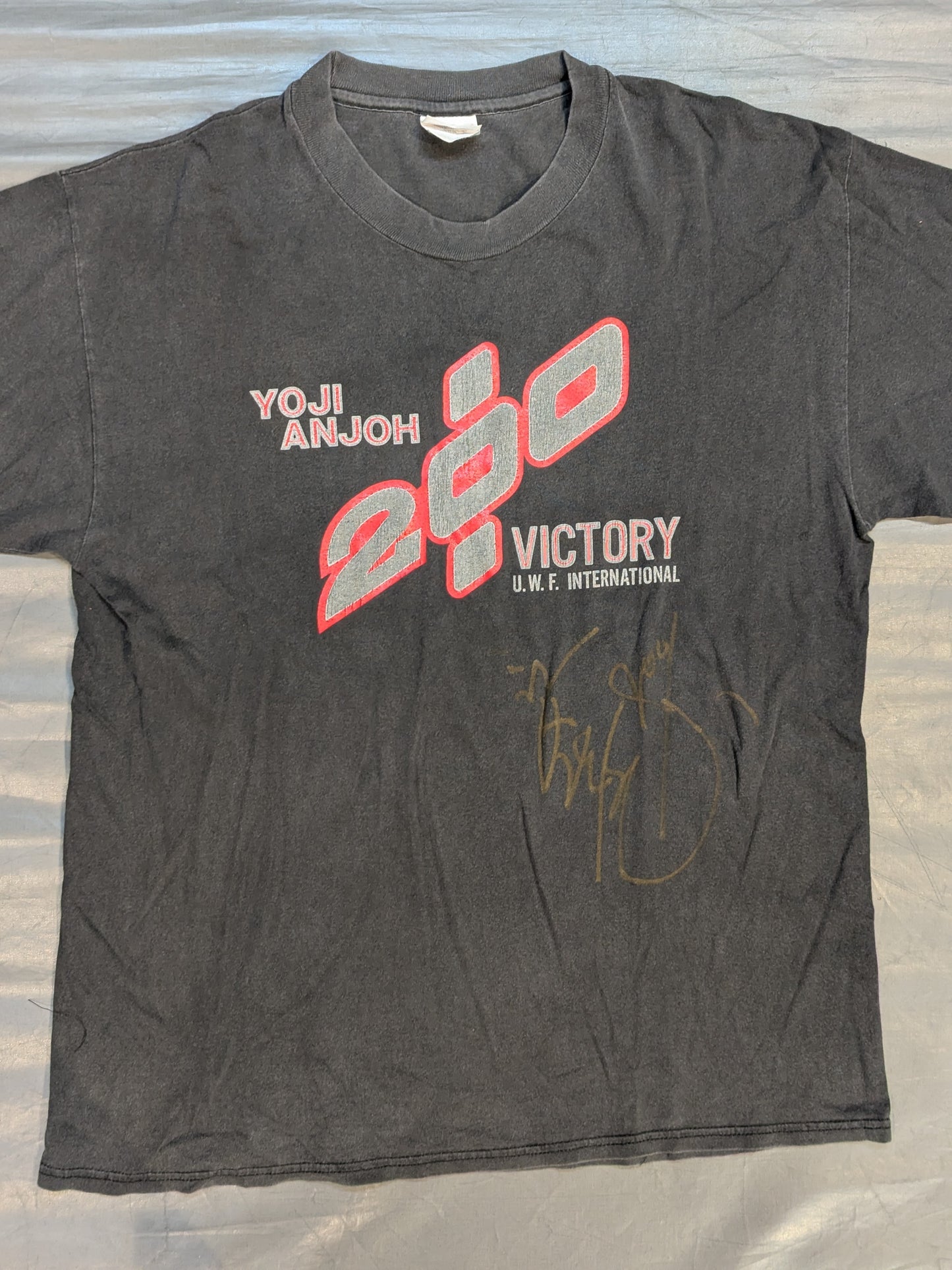 【hand signed autograph】 Yoji Anjo " 200% VICTORY" T-shirt