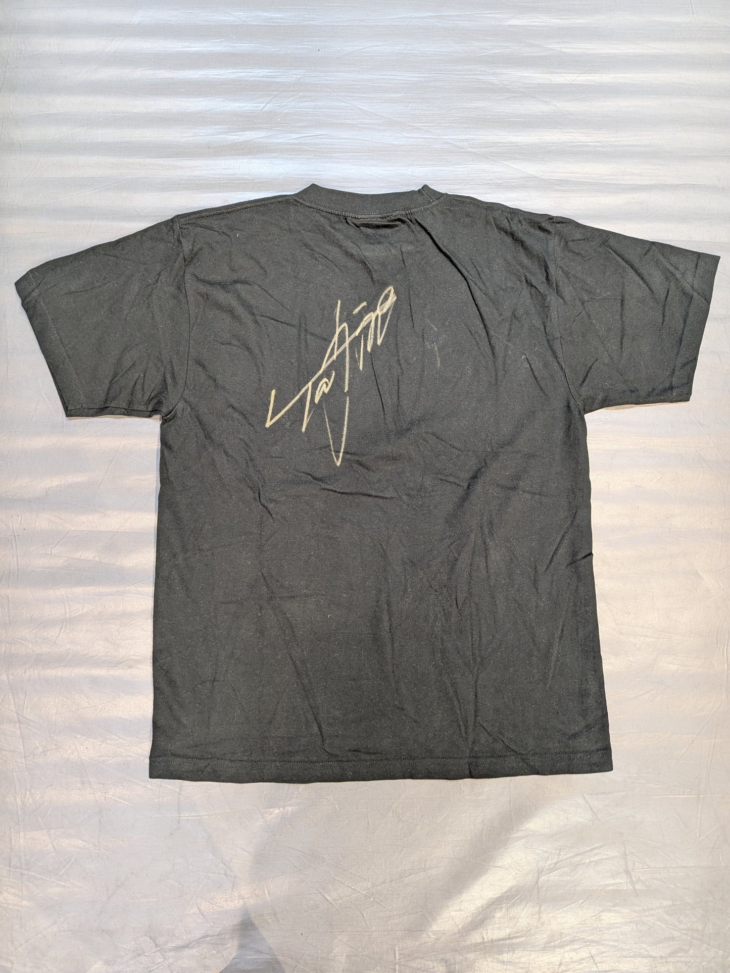 【直筆サイン入り】TAJIRI「HUSTLE BUZZSAW」イラストTシャツ