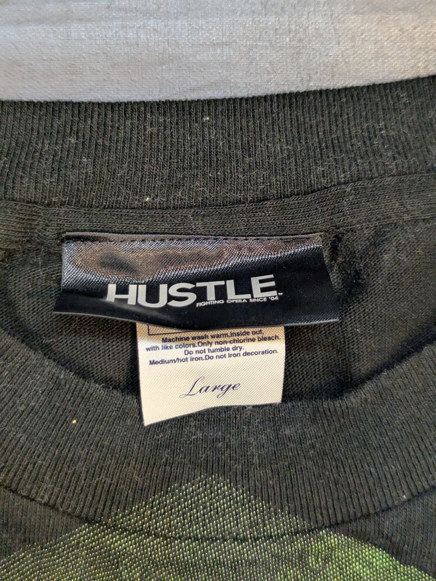 【直筆サイン入り】TAJIRI「HUSTLE BUZZSAW」イラストTシャツ