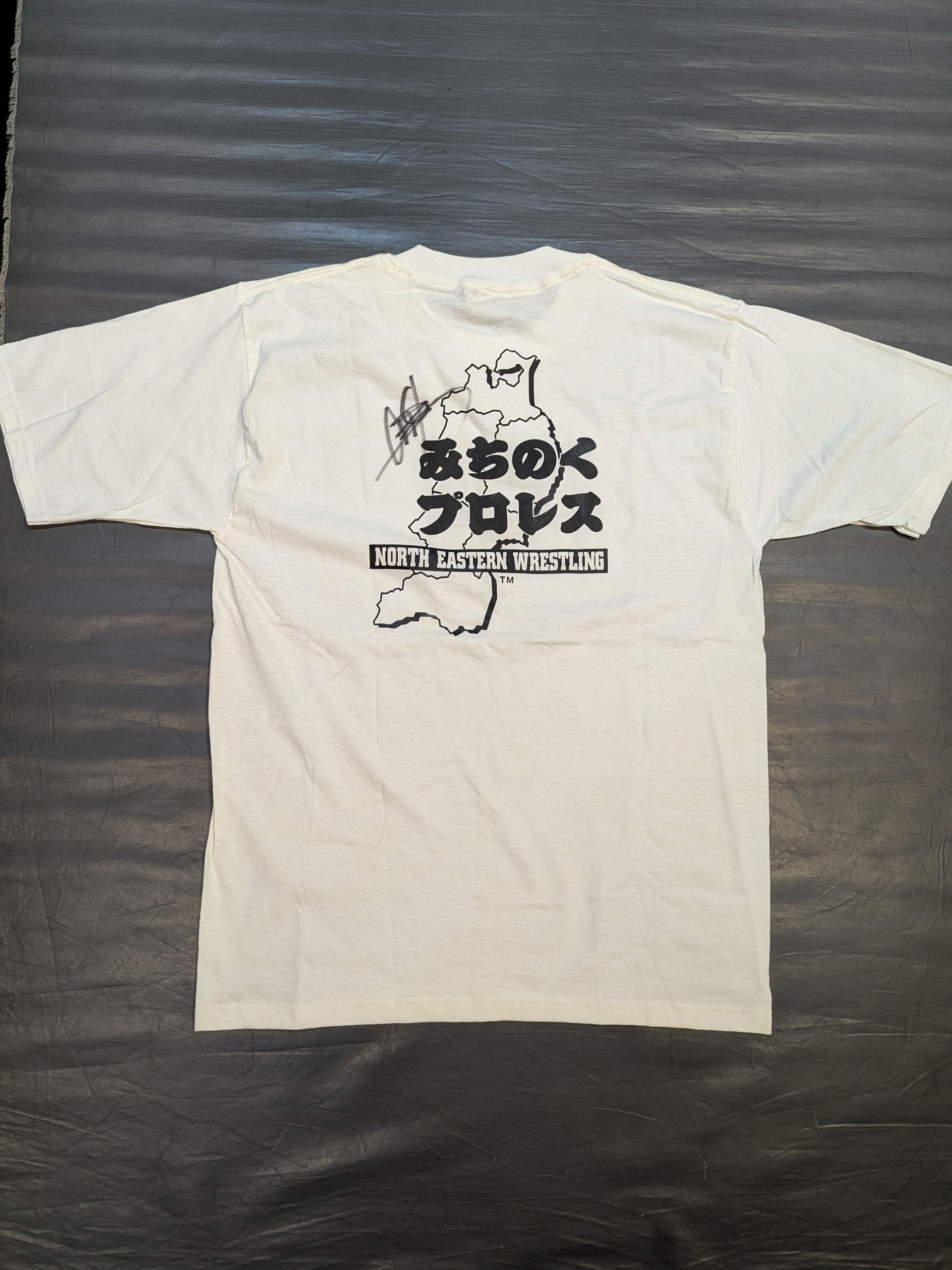 【中古】 男がほれたシャチ野郎 ザ・グレート・サスケ 直筆サイン入り】みちのくプロレス ロゴTシャツ