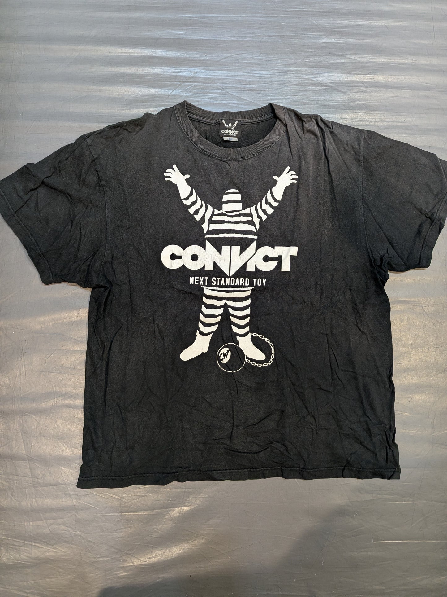 コンビクト「CONVICT」Tシャツ