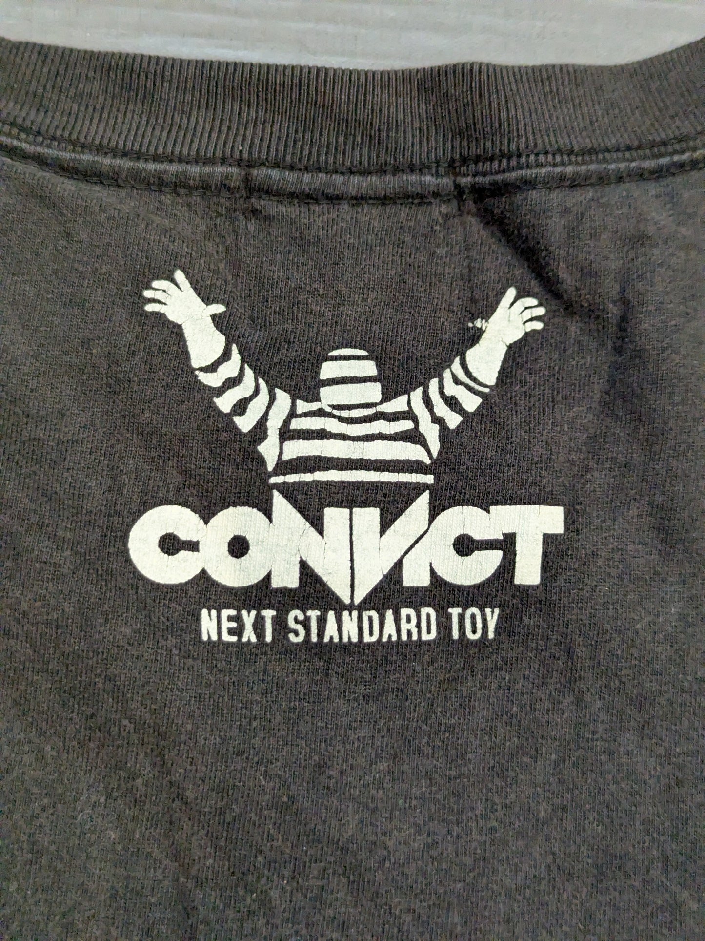コンビクト「CONVICT」Tシャツ