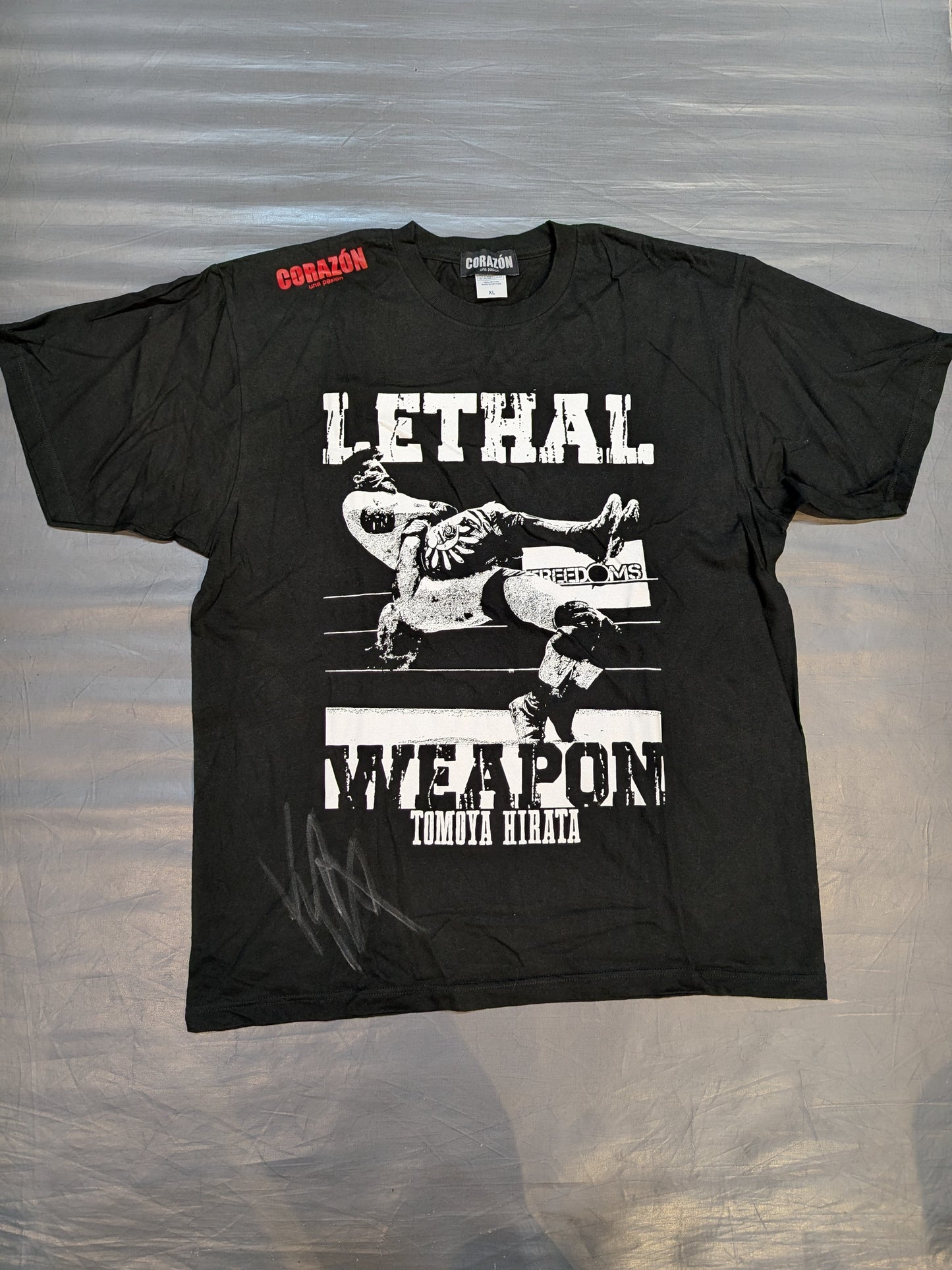 【hand signed autograph】  Tomoya Hirata × CORAZON "LETHAL WEAPON" Picture T-Shirt (White)