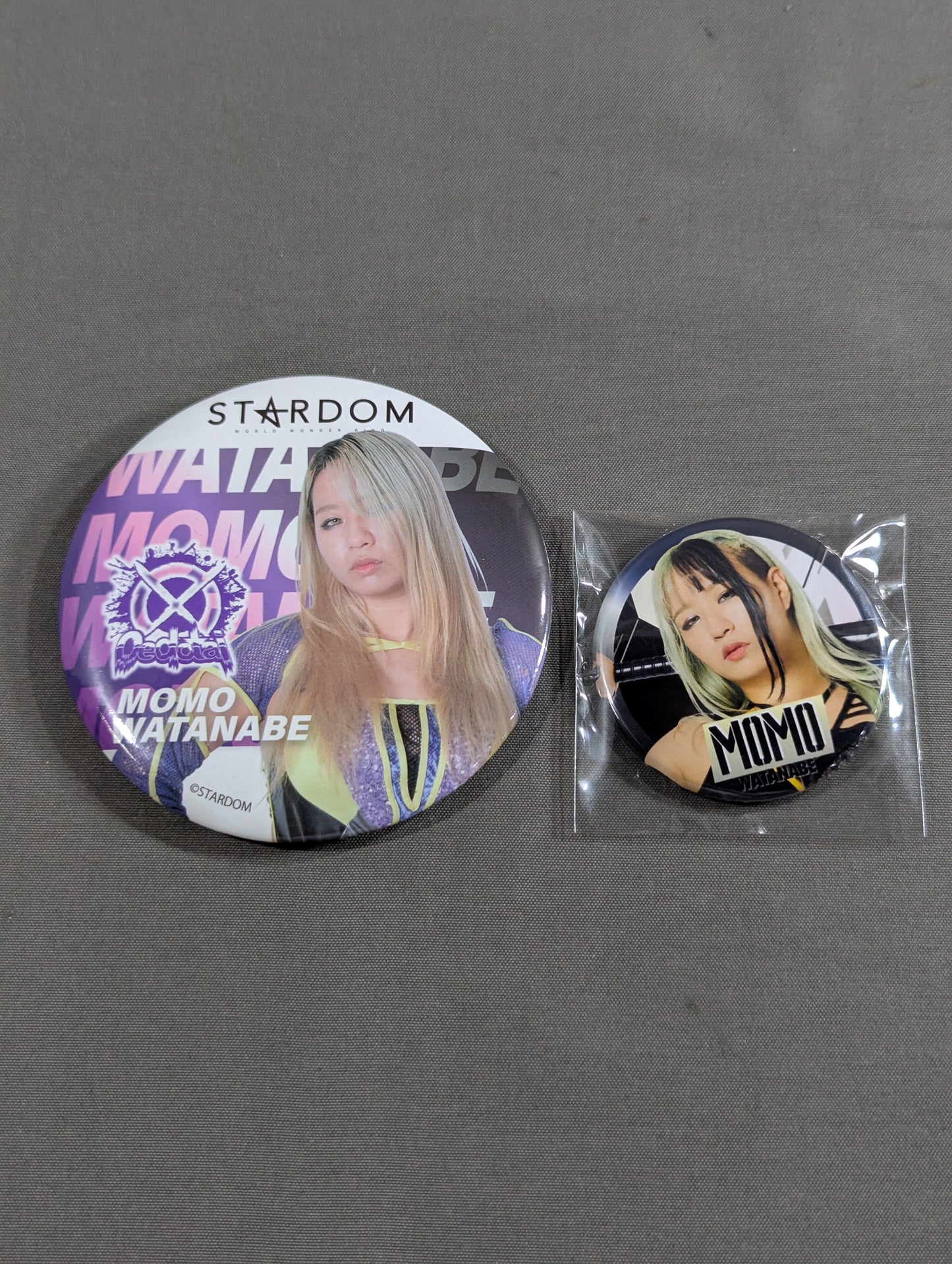★ Black Peach ★ Momo Watanabe  PinBack button Set(1)