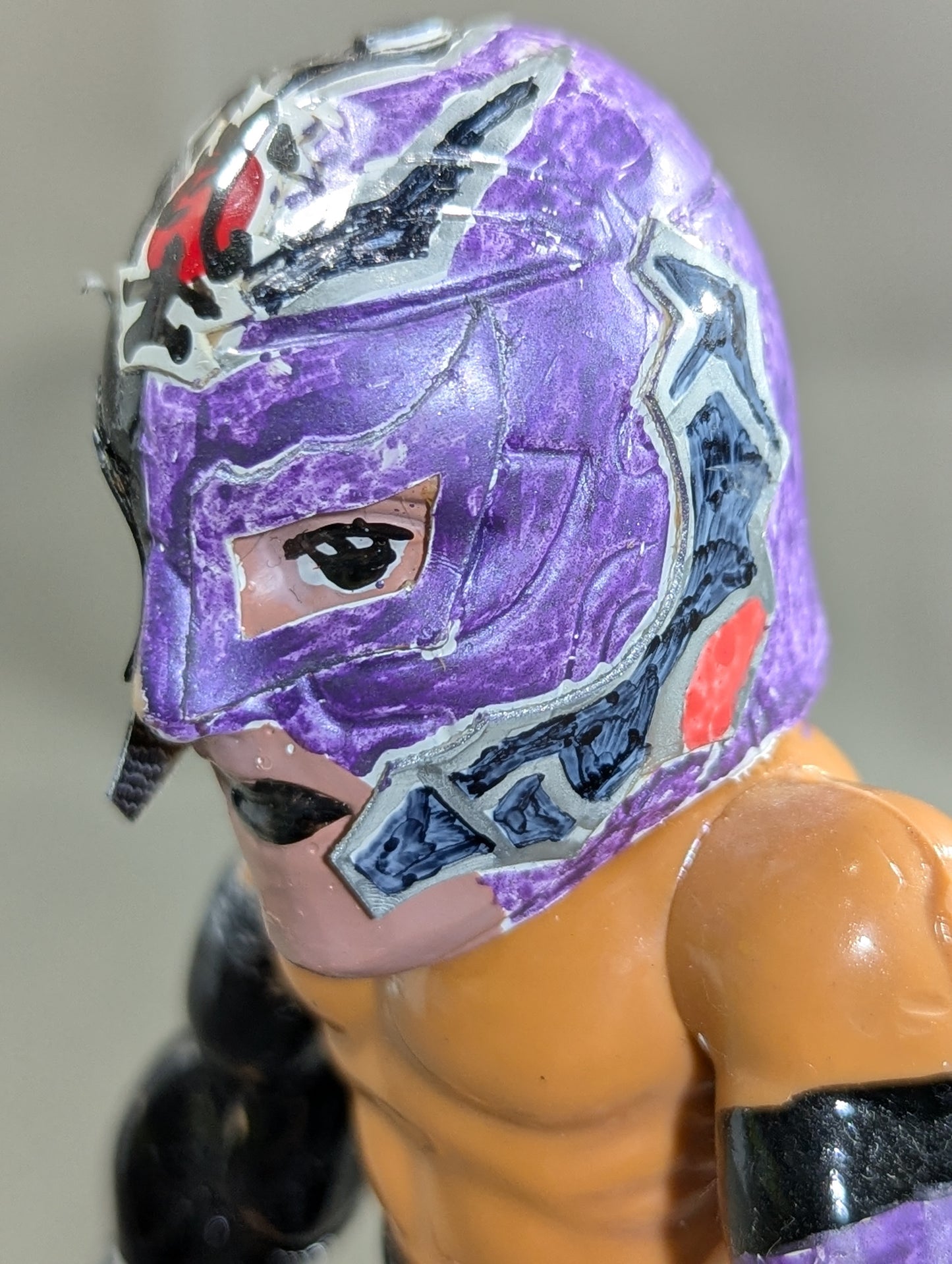 BUSHI  (Mexican figure, black×purple)