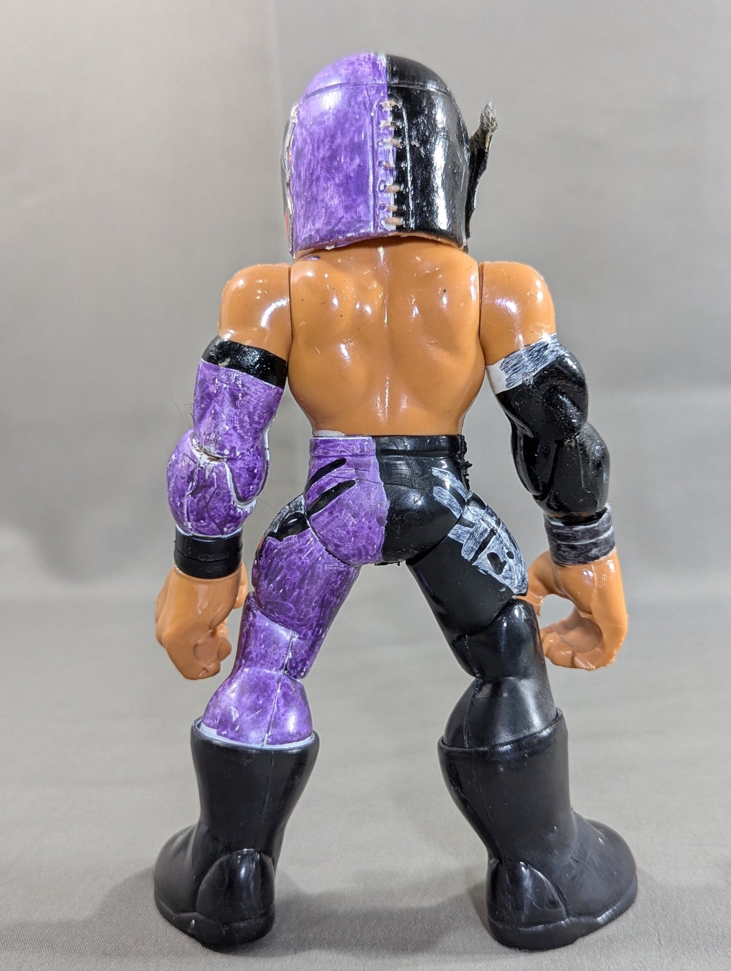 BUSHI  (Mexican figure, black×purple)